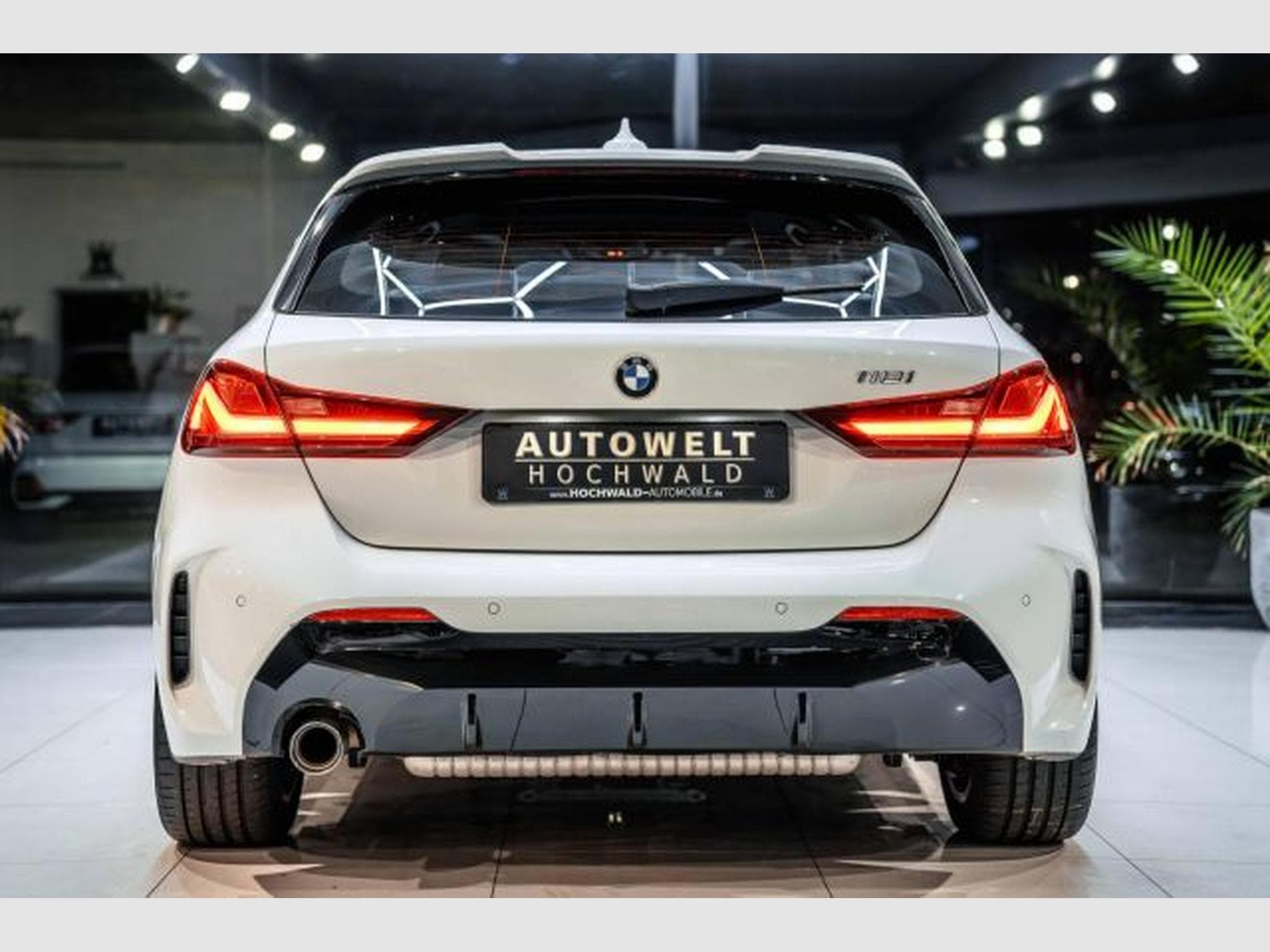 BMW 118 118i M-Sport NAVI LED PANO PDC Tempo. SHZG Spur. (2019) - Photo 13