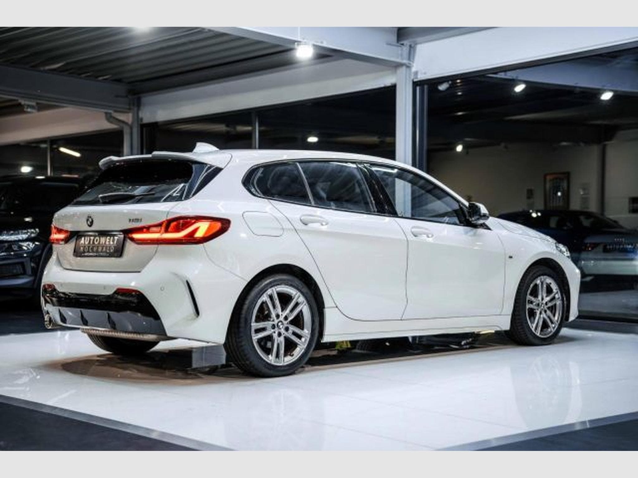 BMW 118 118i M-Sport NAVI LED PANO PDC Tempo. SHZG Spur. (2019) - Photo 15