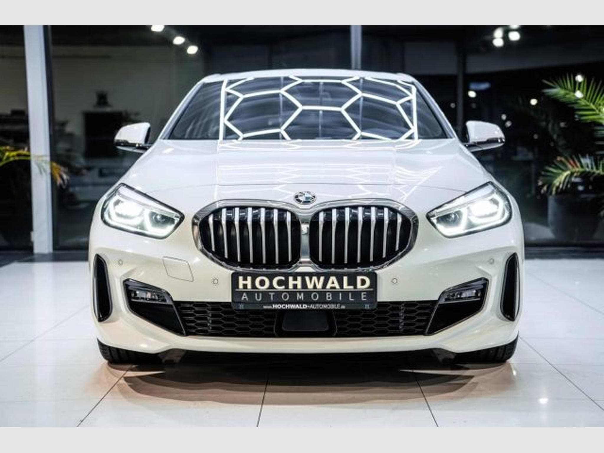 BMW 118 118i M-Sport NAVI LED PANO PDC Tempo. SHZG Spur. (2019) - Photo 5