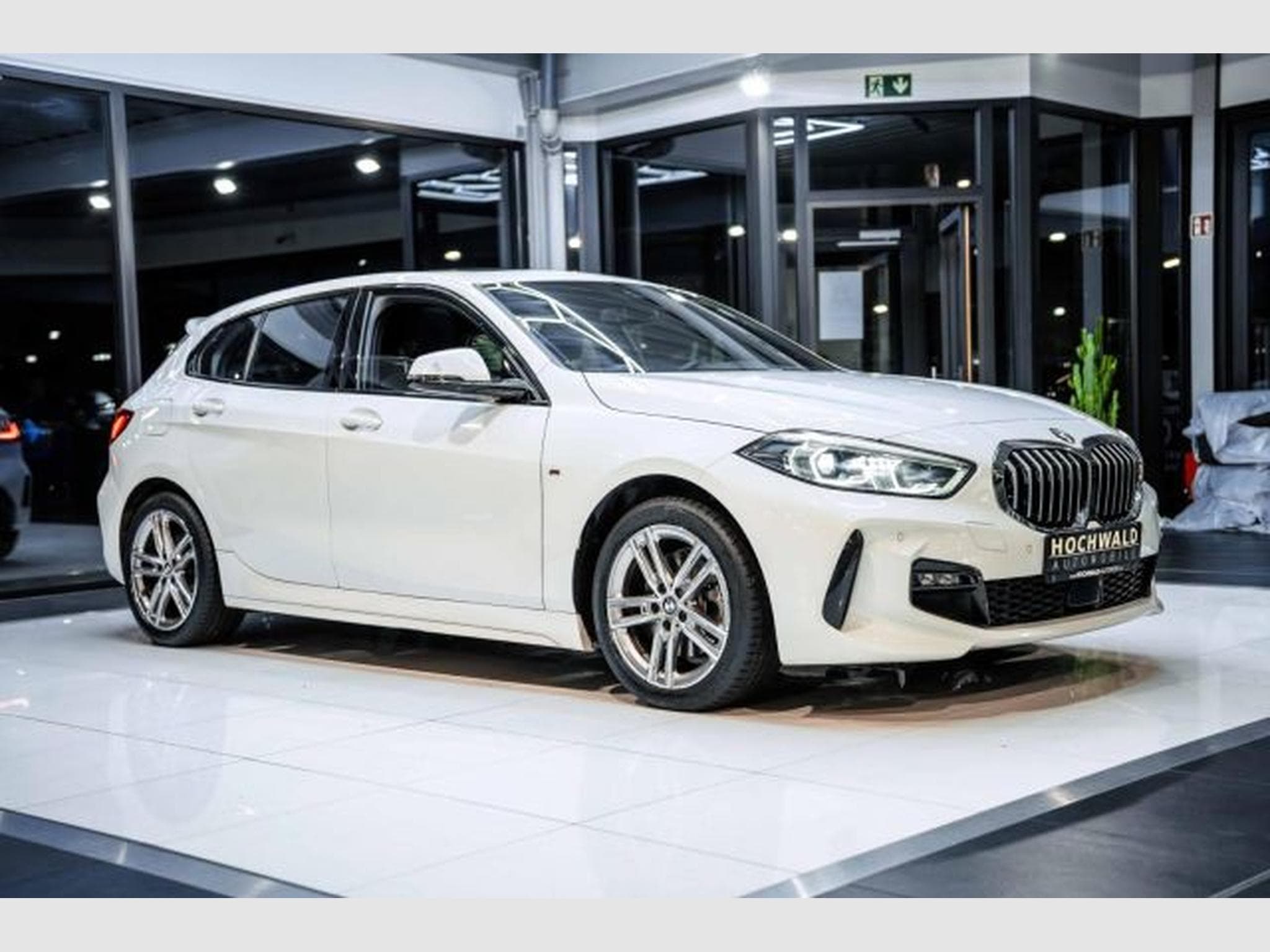 BMW 118 118i M-Sport NAVI LED PANO PDC Tempo. SHZG Spur. (2019) - Photo 6