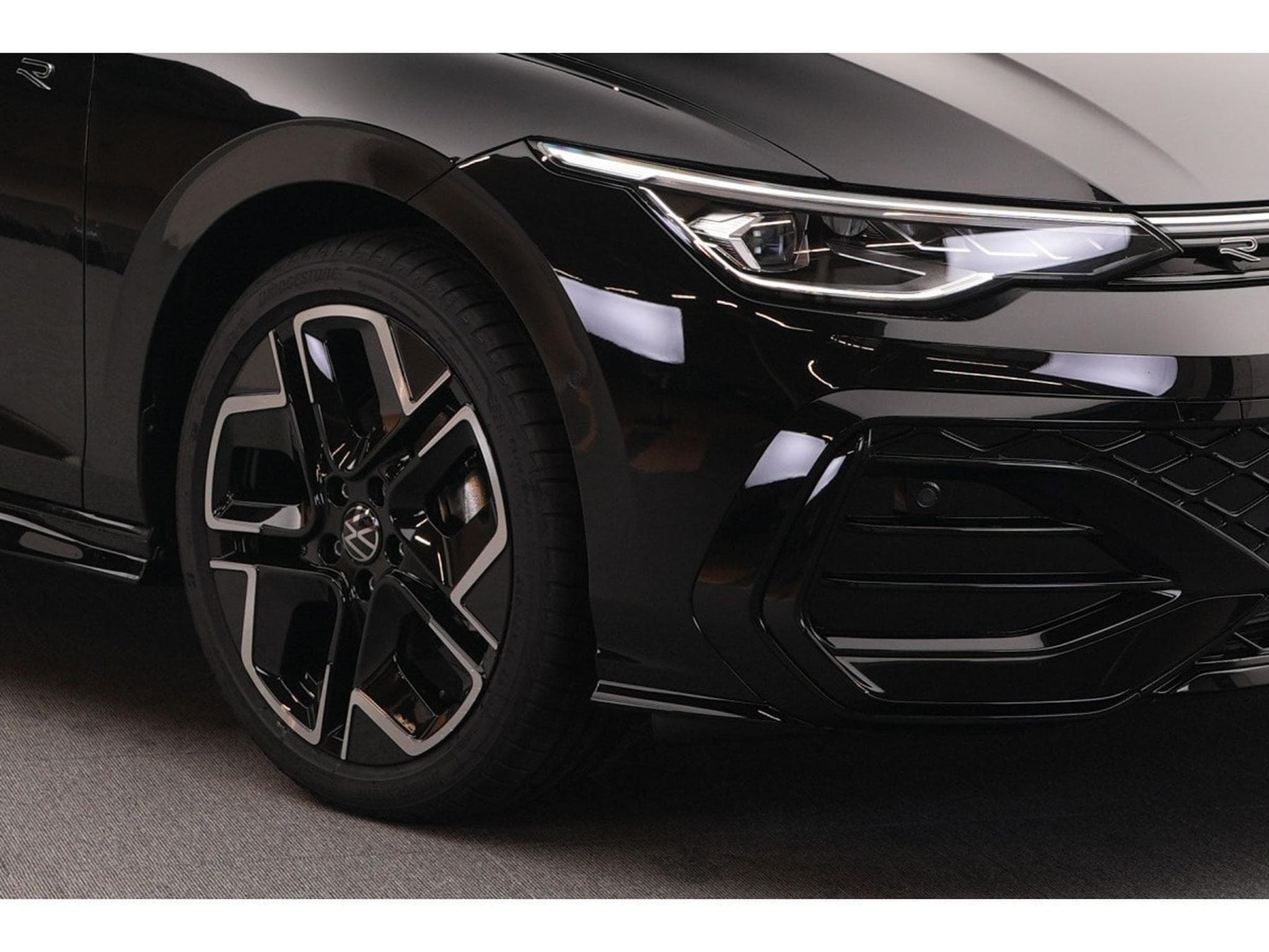 VW Golf R-Line 1.5 eTSI 110KW-150CV DSG7 - (2026) - Photo 12