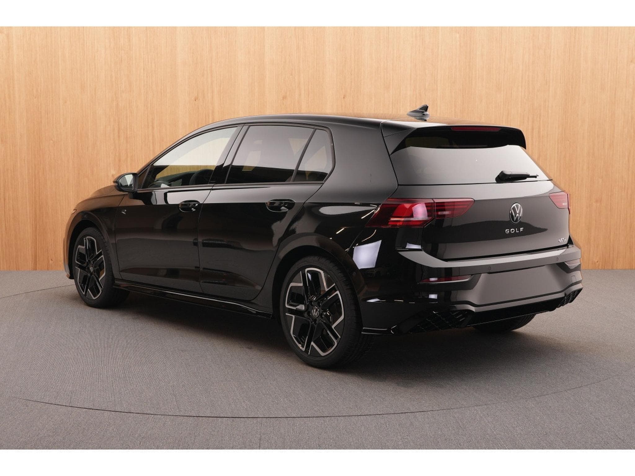 VW Golf R-Line 1.5 eTSI 110KW-150CV DSG7 - (2026) - Photo 5