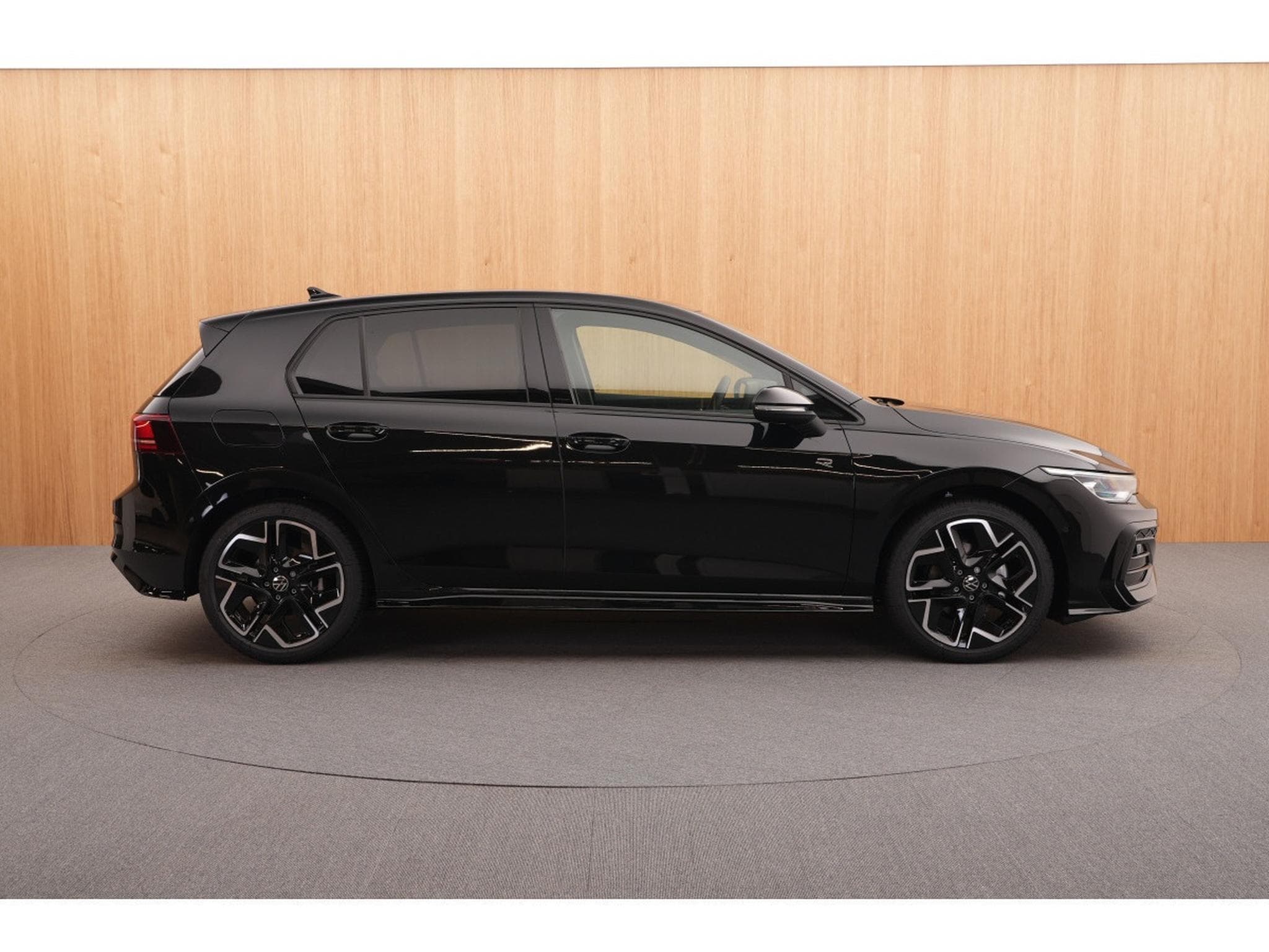 VW Golf R-Line 1.5 eTSI 110KW-150CV DSG7 - (2026) - Photo 7