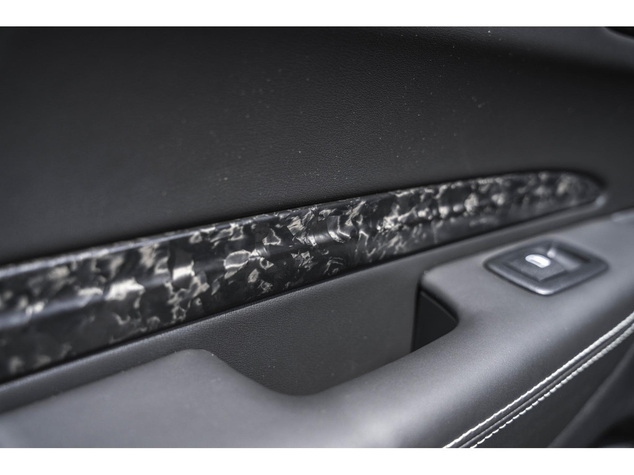 Dodge Durango SRT HELLCAT - 6 Places - Harman Kardon - Black Package (2023) - Photo 14