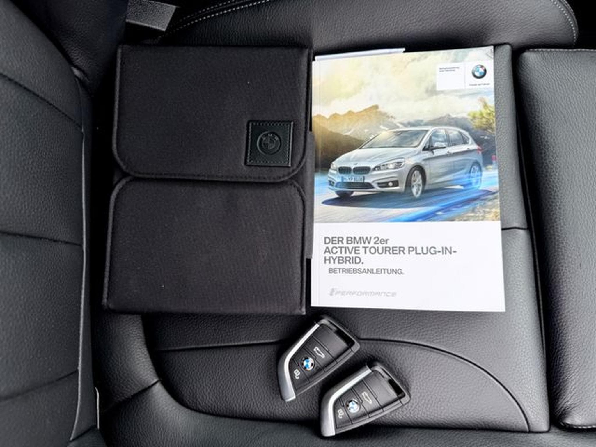 BMW 225 Active Tourer 225 xe Luxury Line /LED/PANO/HUD/ (2017) - Photo 14