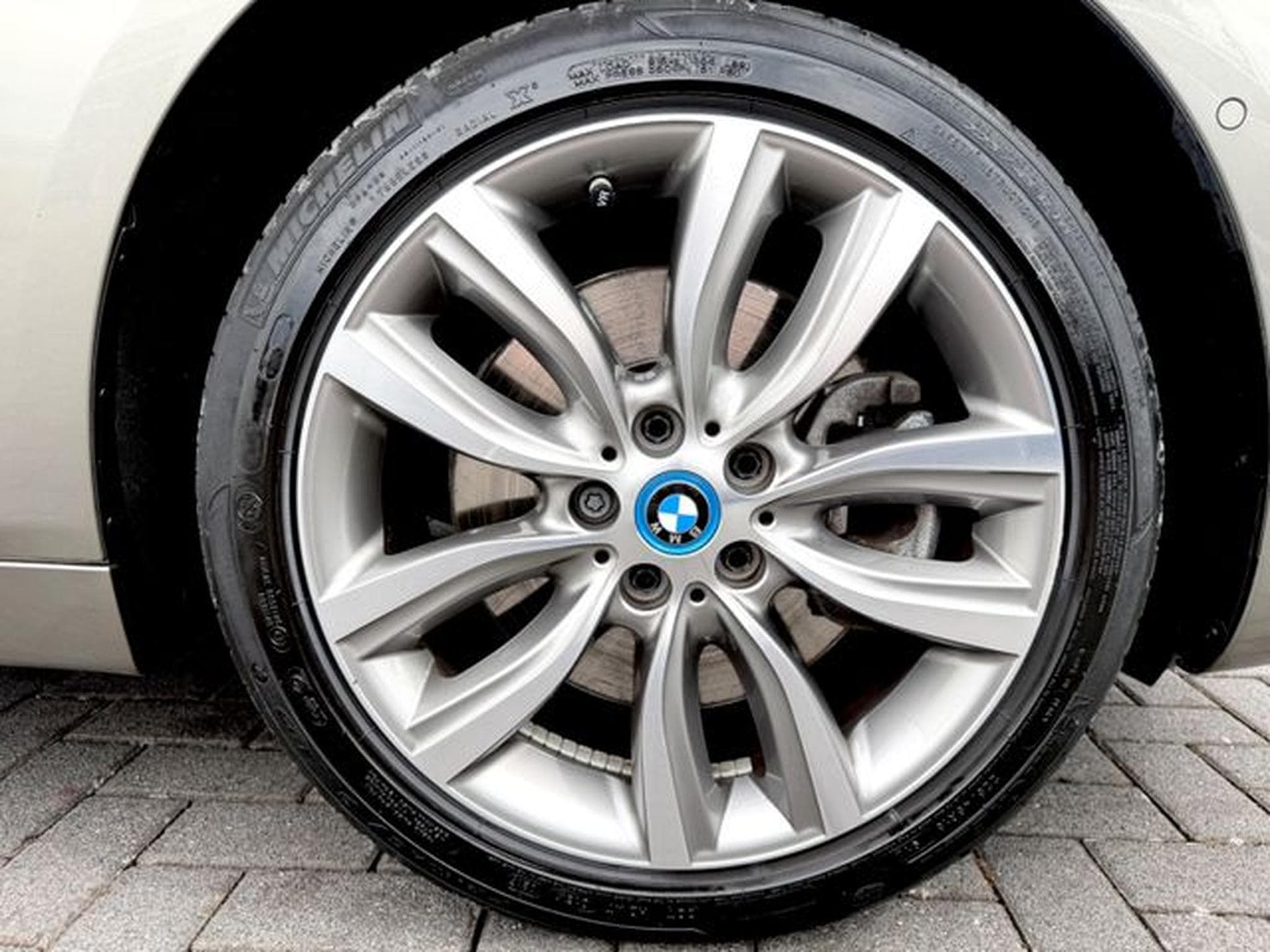 BMW 225 Active Tourer 225 xe Luxury Line /LED/PANO/HUD/ (2017) - Photo 18
