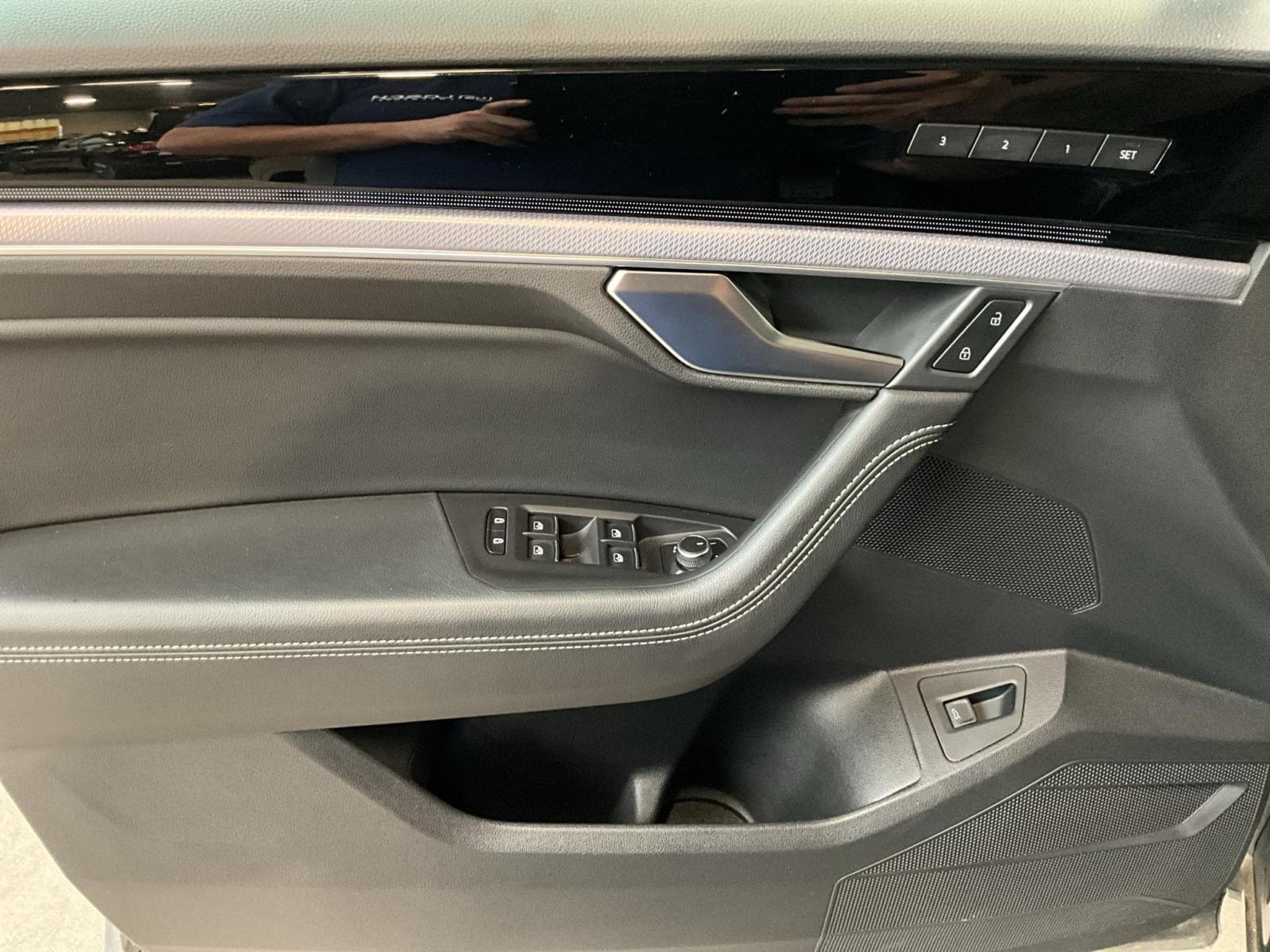 VW Touareg R-Line+V6+4M+DSG+Black-Style+Pano+AHK+Stand-H.+Luft. (2021) - Photo 14