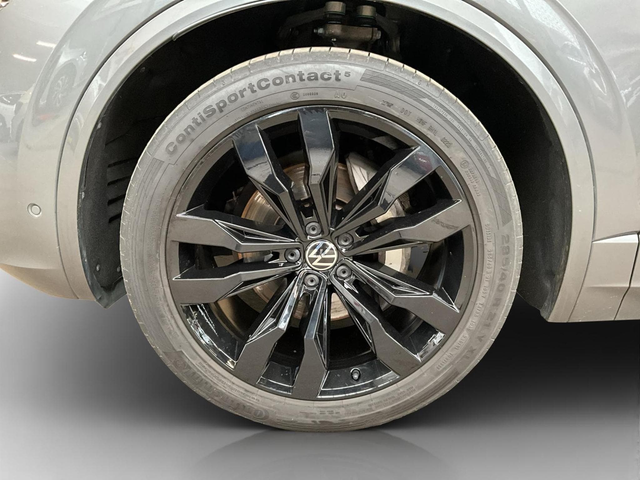 VW Touareg R-Line+V6+4M+DSG+Black-Style+Pano+AHK+Stand-H.+Luft. (2021) - Photo 8