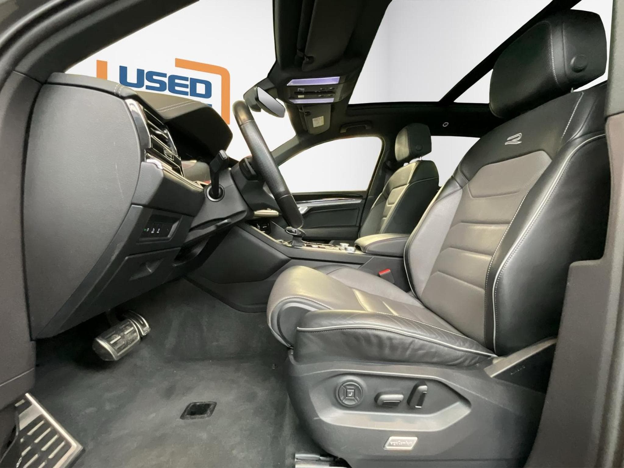 VW Touareg R-Line+V6+4M+DSG+Black-Style+Pano+AHK+Stand-H.+Luft. (2021) - Photo 9