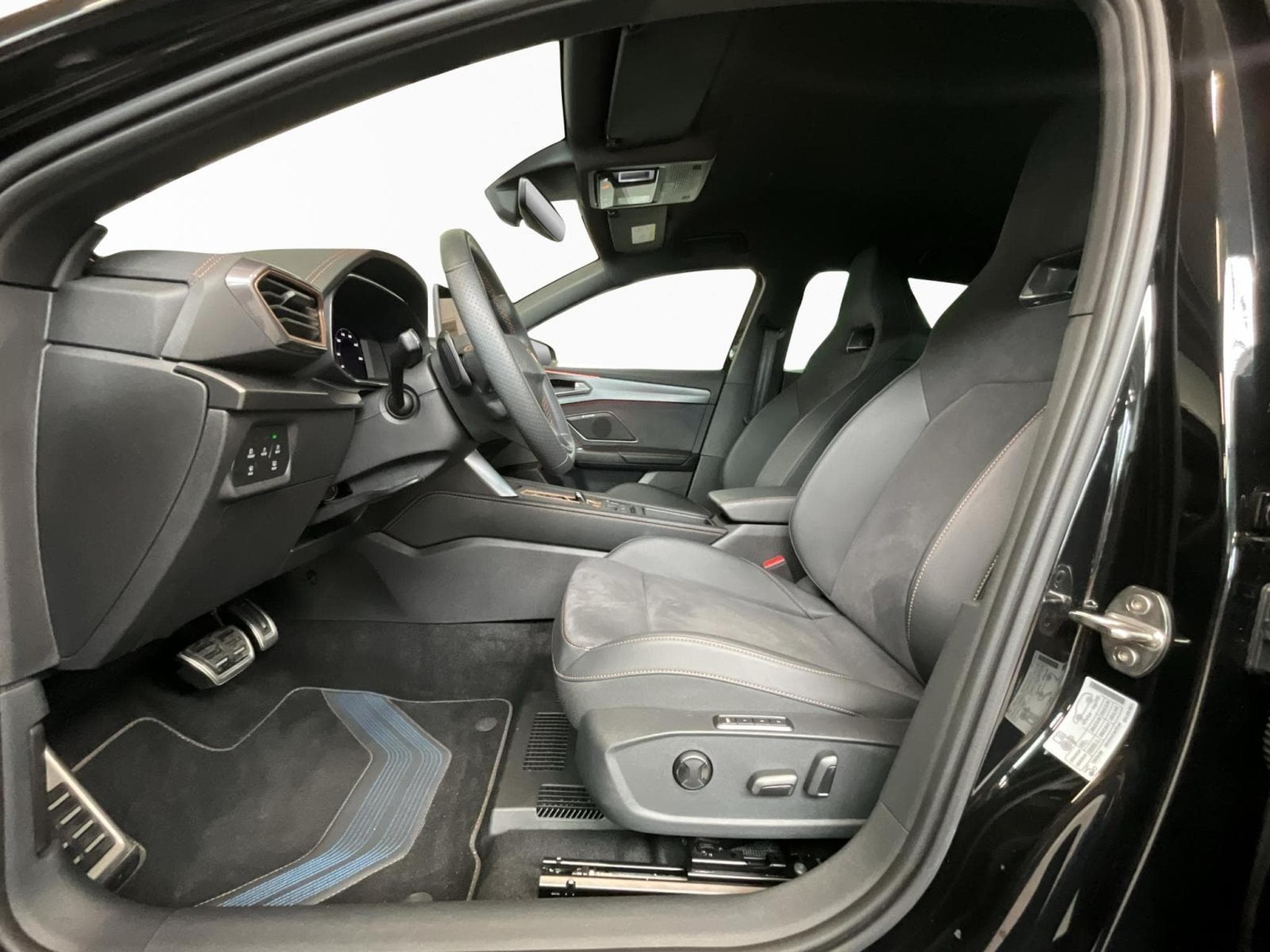 Cupra Leon TDI+DSG+Sennheiser+Pure-Perf+Dynamic-Design (2025) - Photo 11
