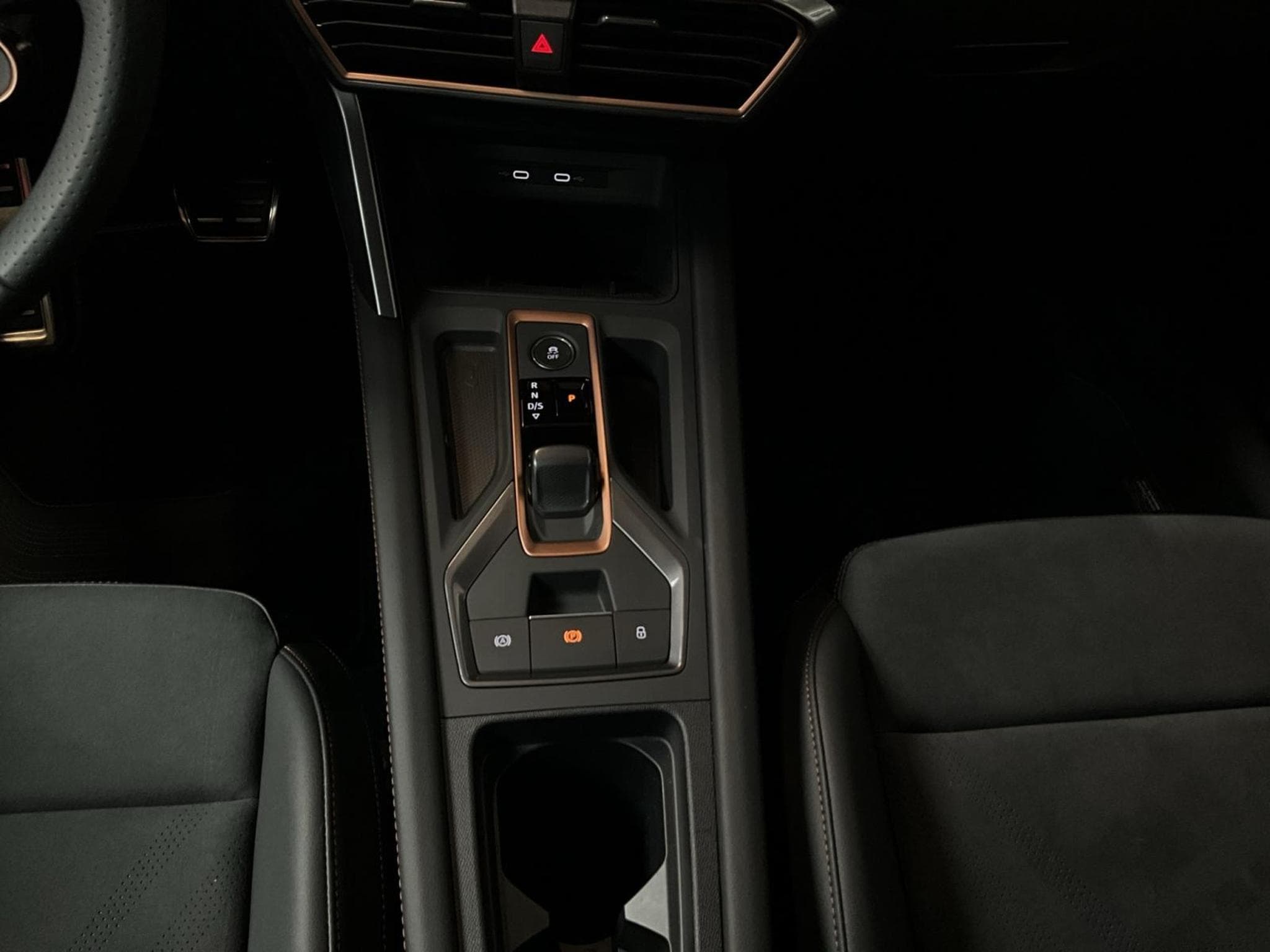 Cupra Leon TDI+DSG+Sennheiser+Pure-Perf+Dynamic-Design (2025) - Photo 14