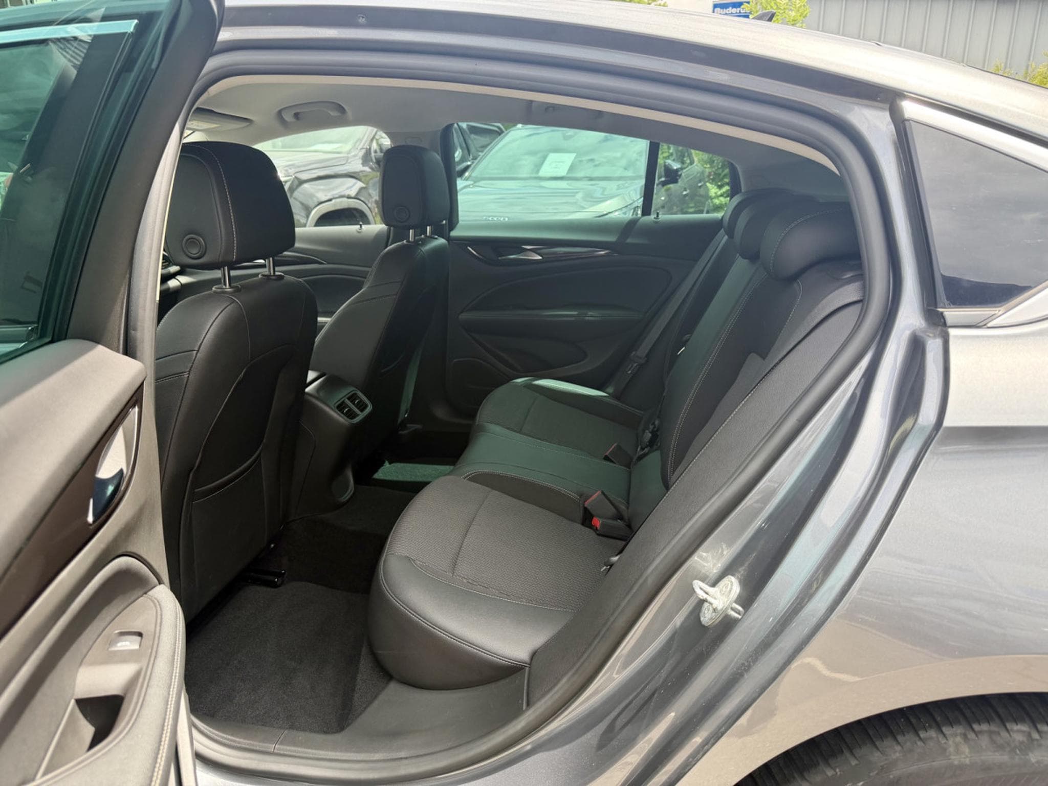 Opel Insignia Grand Sport 2.0 CDTI Elegance Aut. (2021) - Photo 11