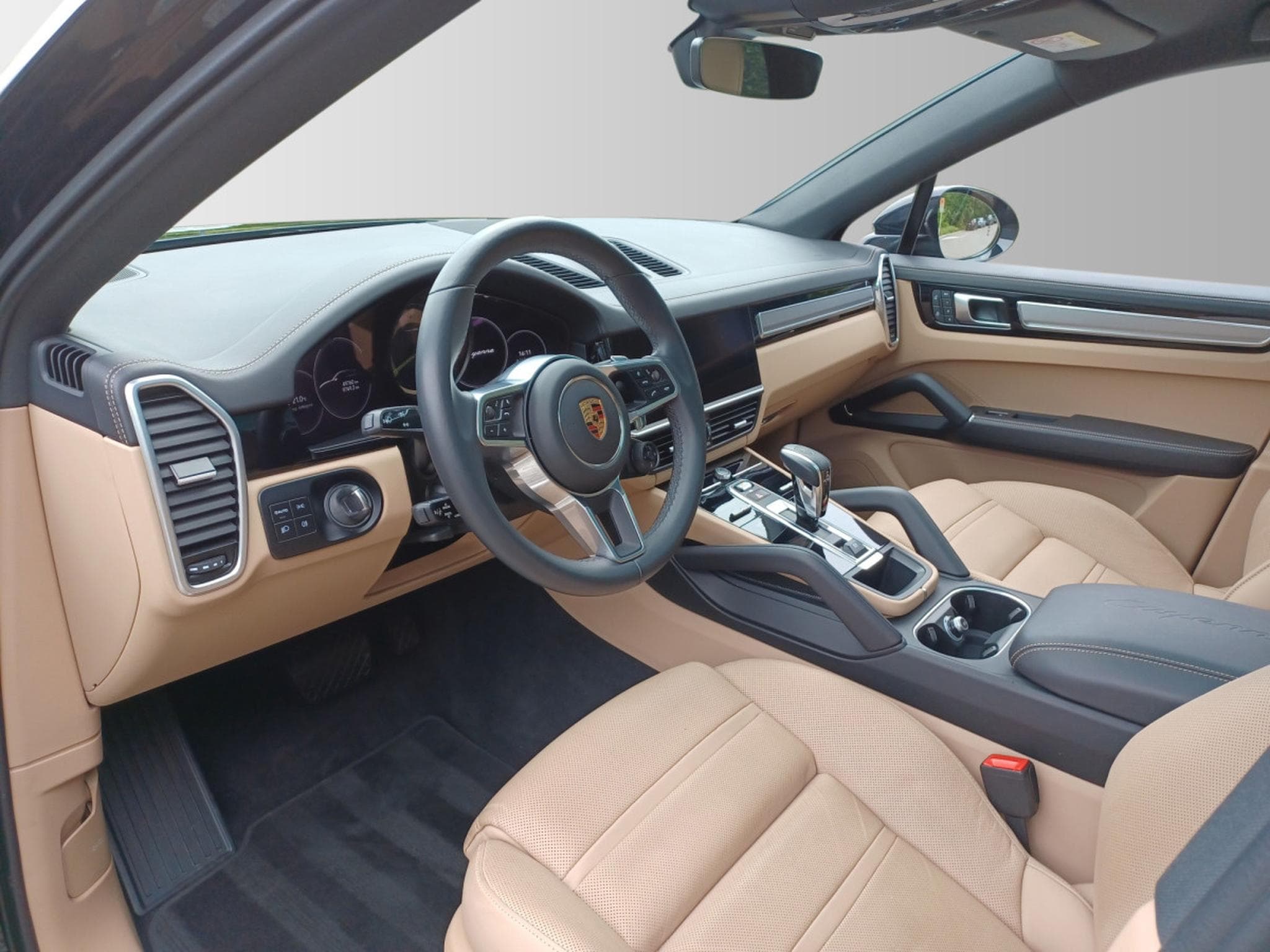 Porsche Cayenne E-Hybrid Coupé Platinum Edition (2023) - Photo 11