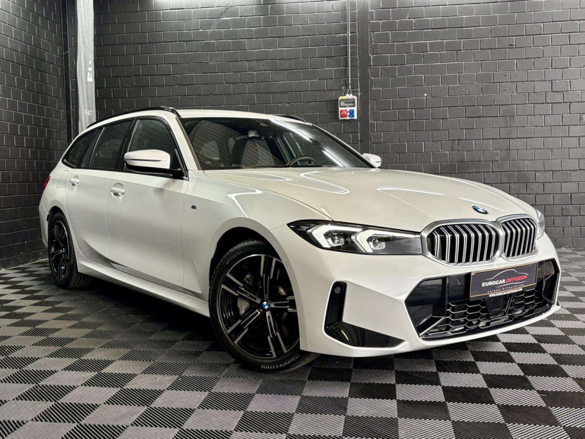 BMW 330 330i xDrive M-Sport Touring 245CV *Hayon*ACC*Sièges chauffan (2025) - Photo 3