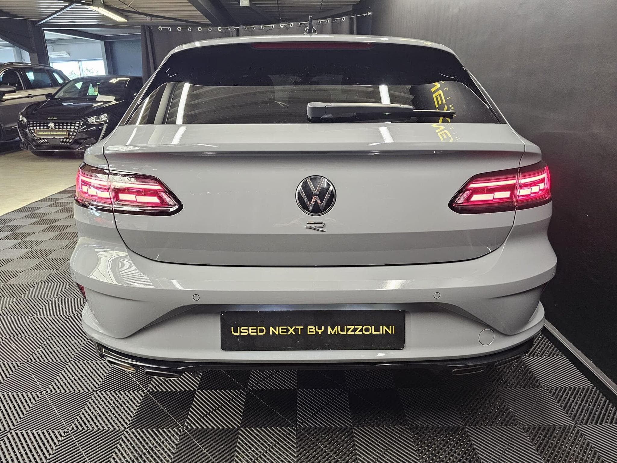 VW Arteon R Shooting Brake 2.0 TSI 320cv 4motion (2024) - Photo 4