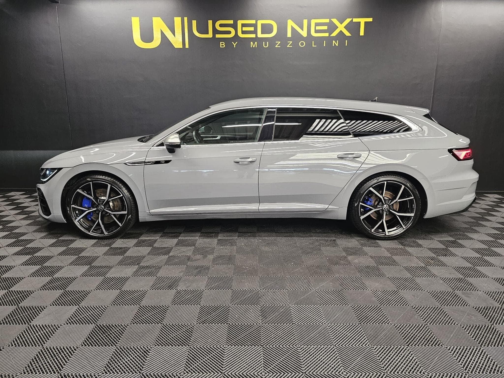 VW Arteon R Shooting Brake 2.0 TSI 320cv 4motion (2024) - Photo 5