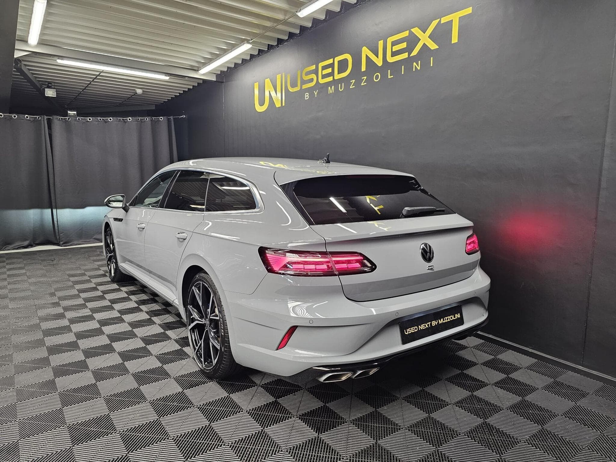 VW Arteon R Shooting Brake 2.0 TSI 320cv 4motion (2024) - Photo 6
