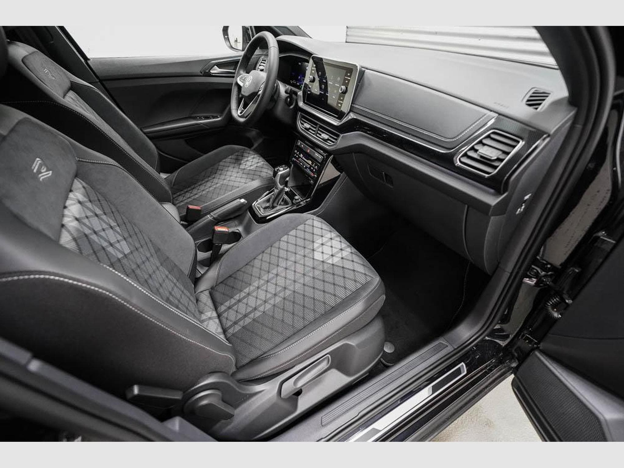 VW T-Cross 1,0 TSI DSG (2026) - Photo 18