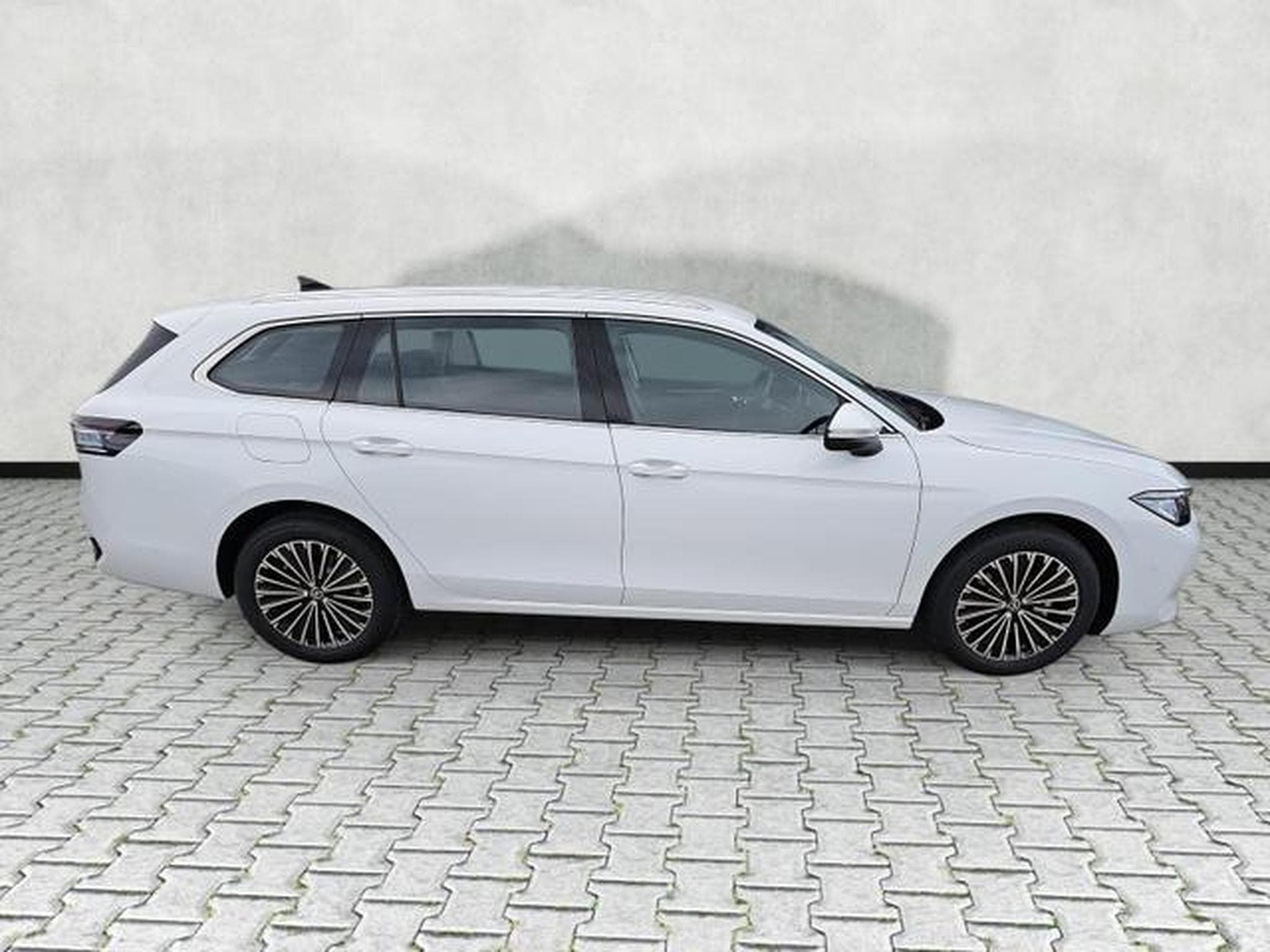 VW Passat Variant 2.0 TDI 110 kW Elegance (2026) - Photo 8