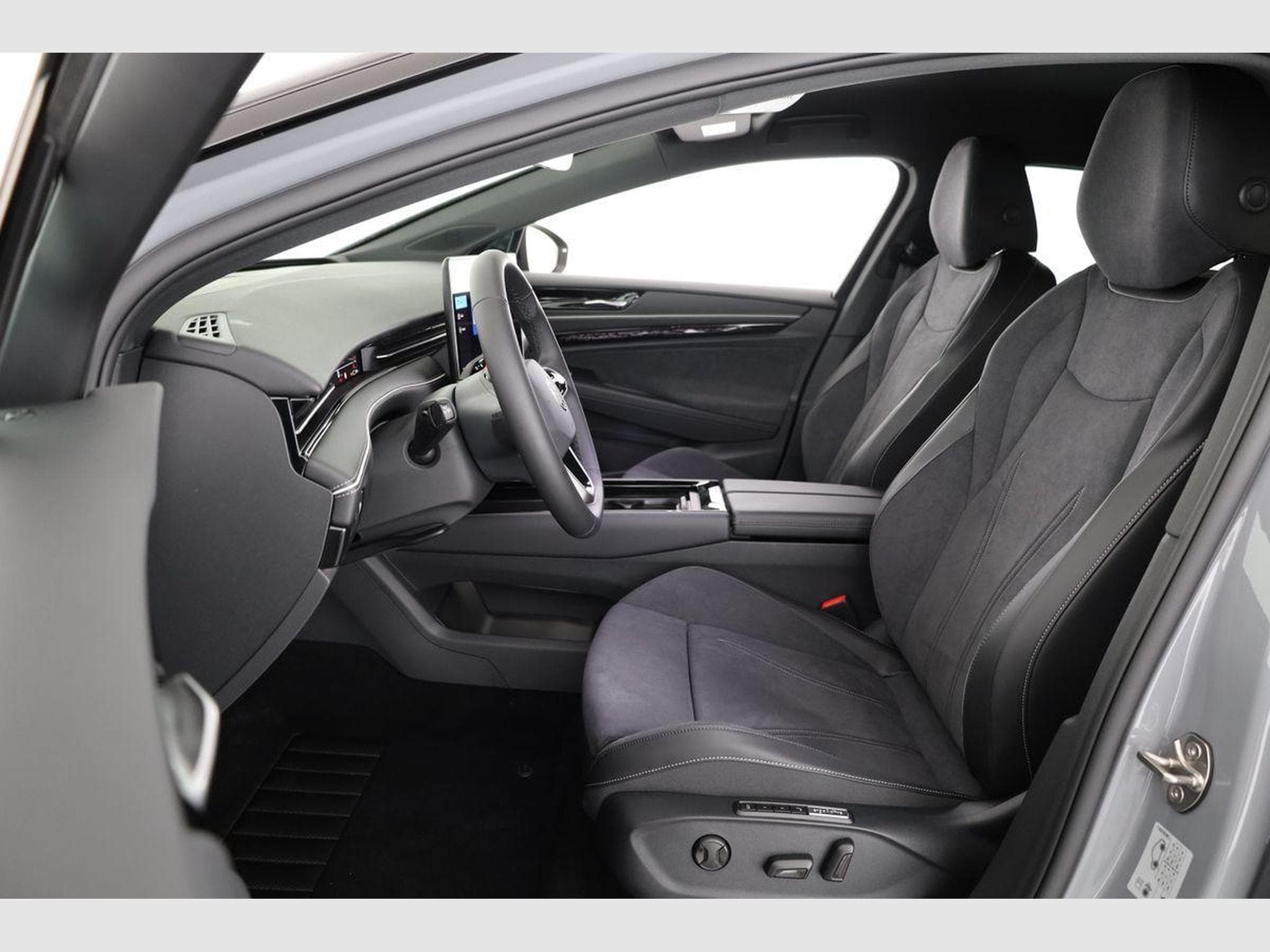 VW ID.7 Pro Black, HuD, (2026) - Photo 9