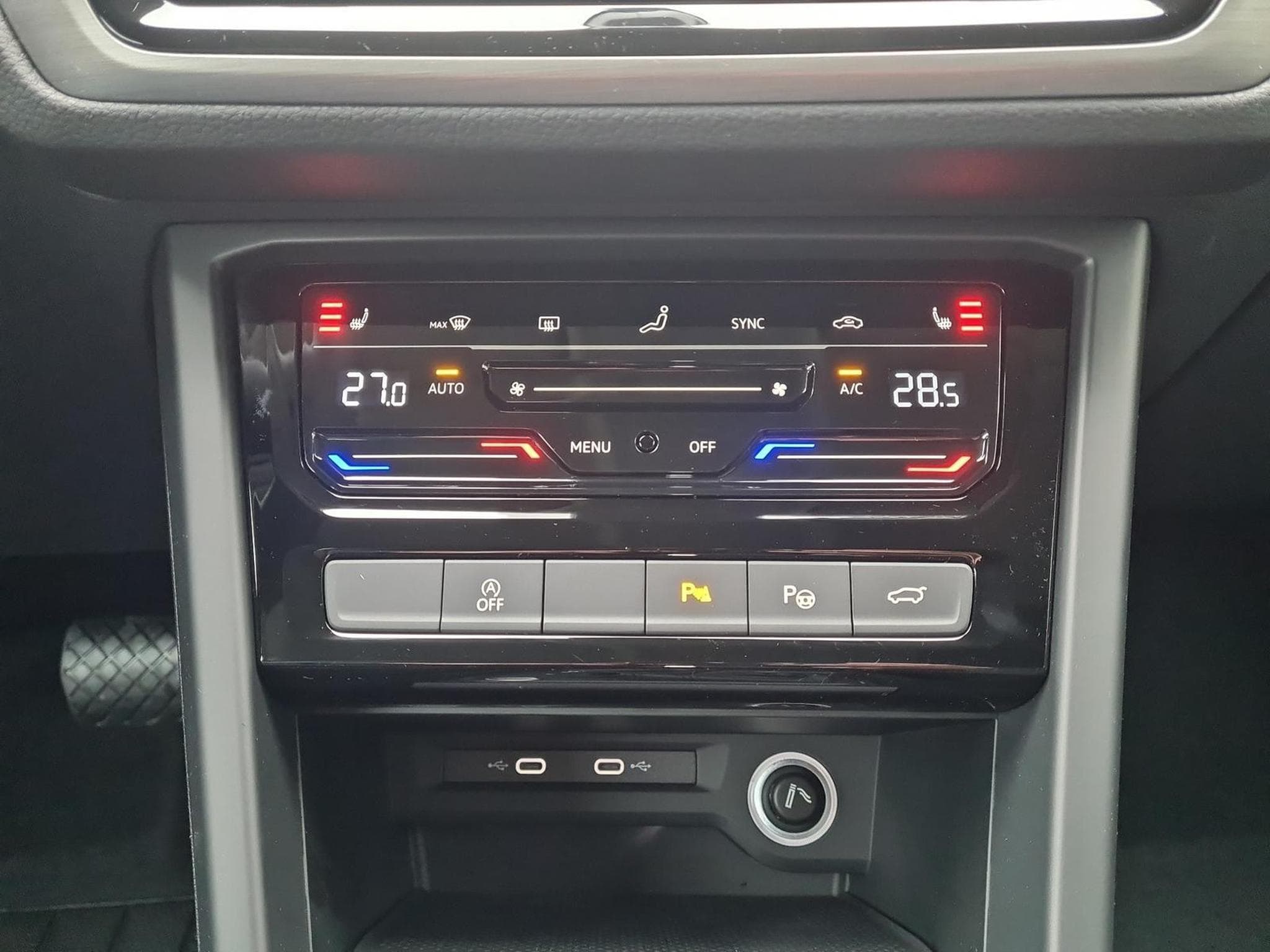 VW Touran Comfortline BMT/Start-Stopp (2026) - Photo 23