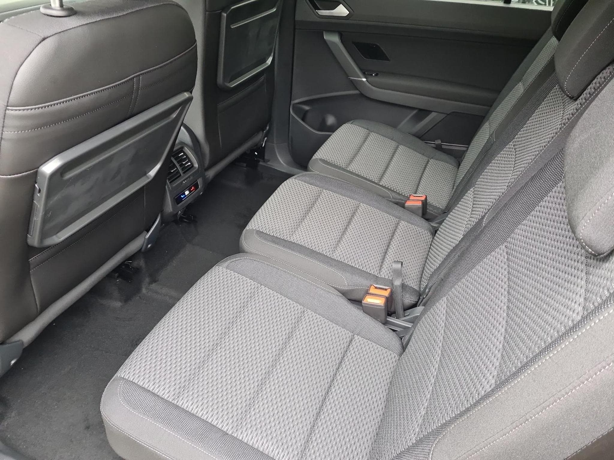 VW Touran Comfortline BMT/Start-Stopp (2026) - Photo 9