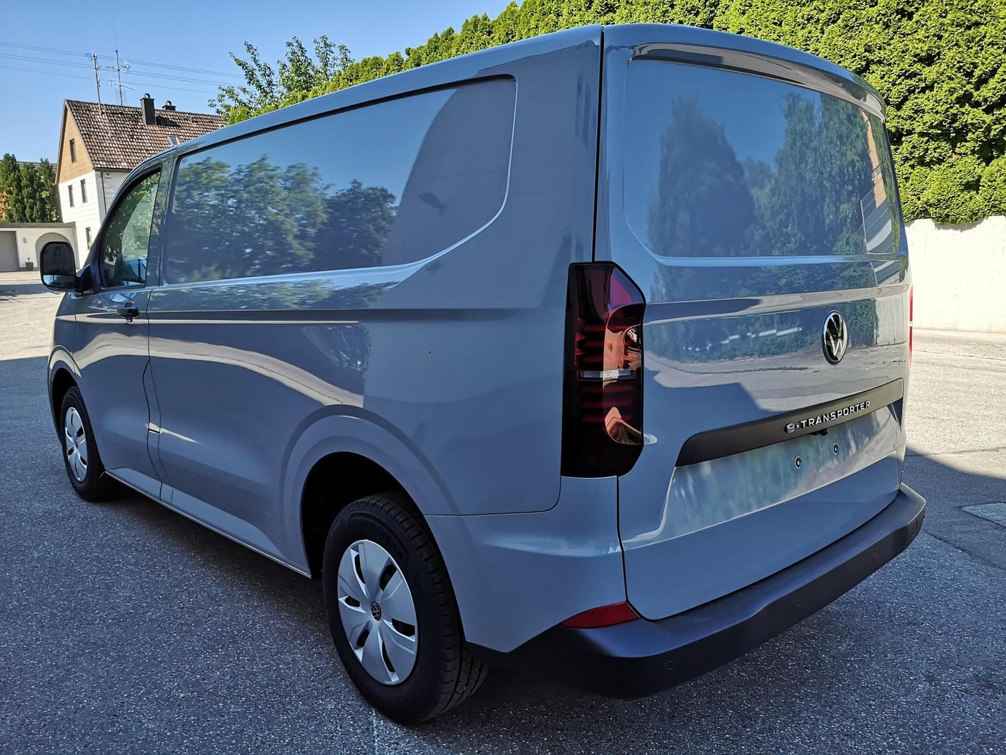 VW e-Transporter Kasten BEV 100 kW RWD KR (2026) - Photo 2