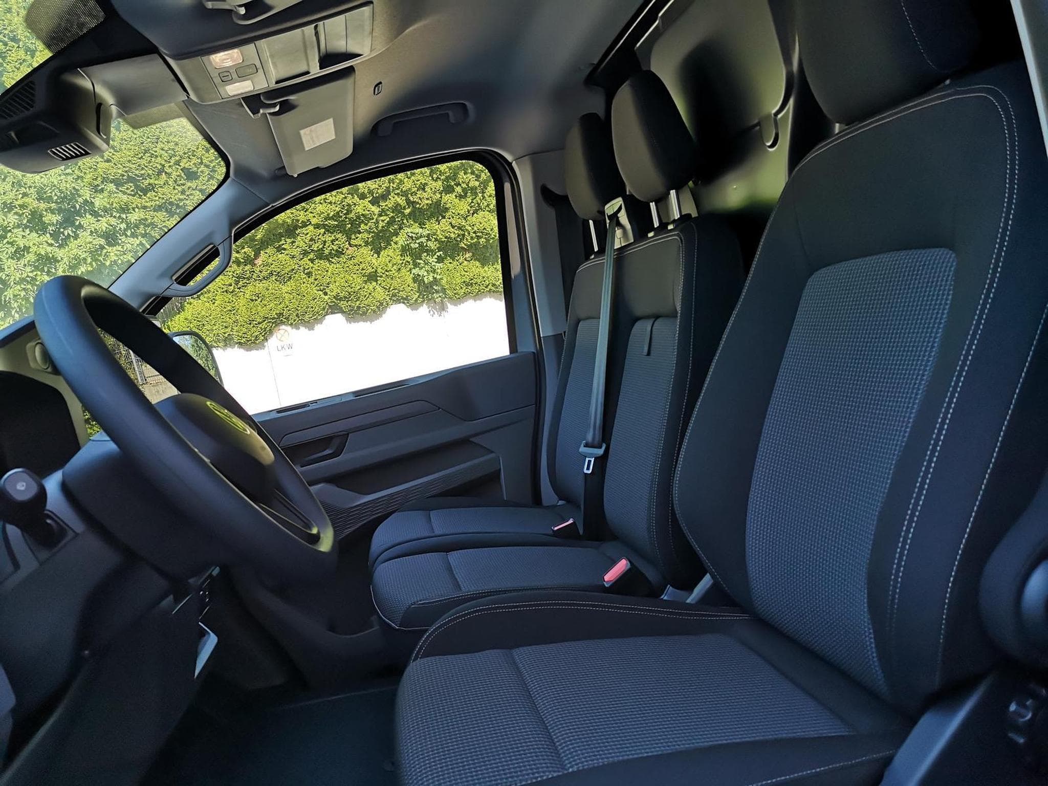VW e-Transporter Kasten BEV 100 kW RWD KR (2026) - Photo 6