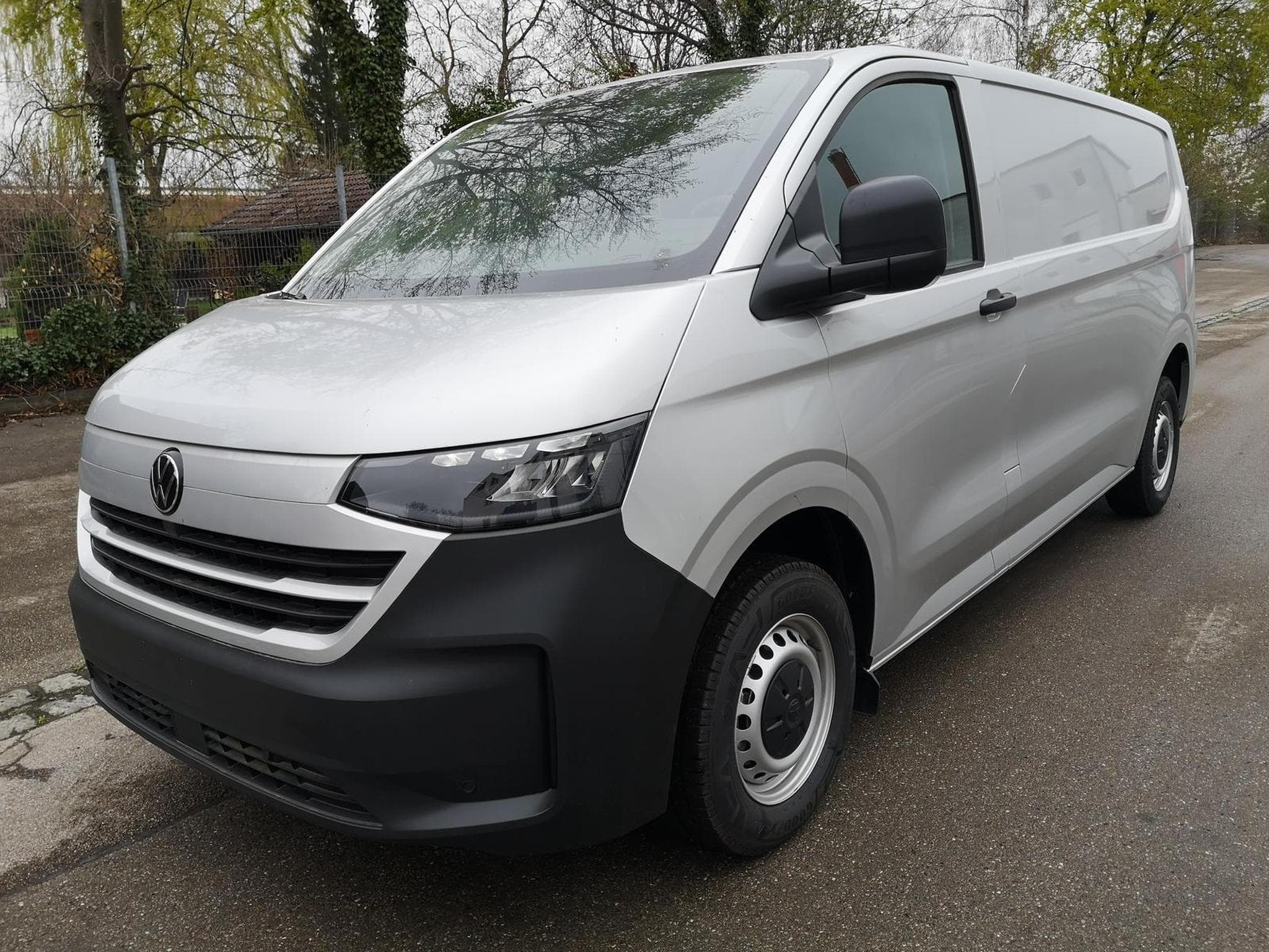 VW e-Transporter Kasten BEV 100 kW RWD LR (2026) - Photo 1
