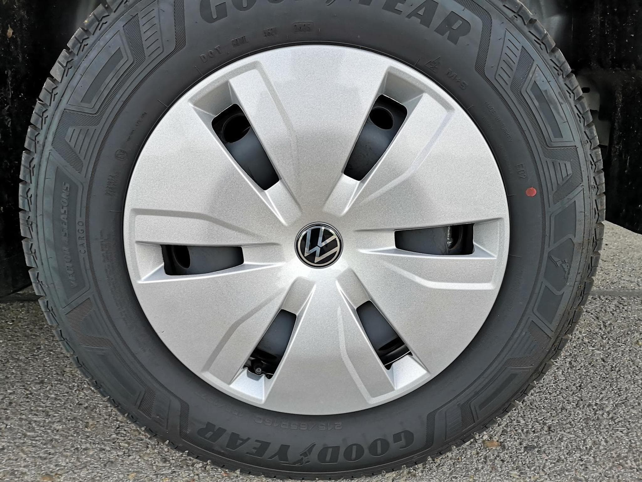 VW T7 BEV 100 kW RWD KR (2026) - Photo 3