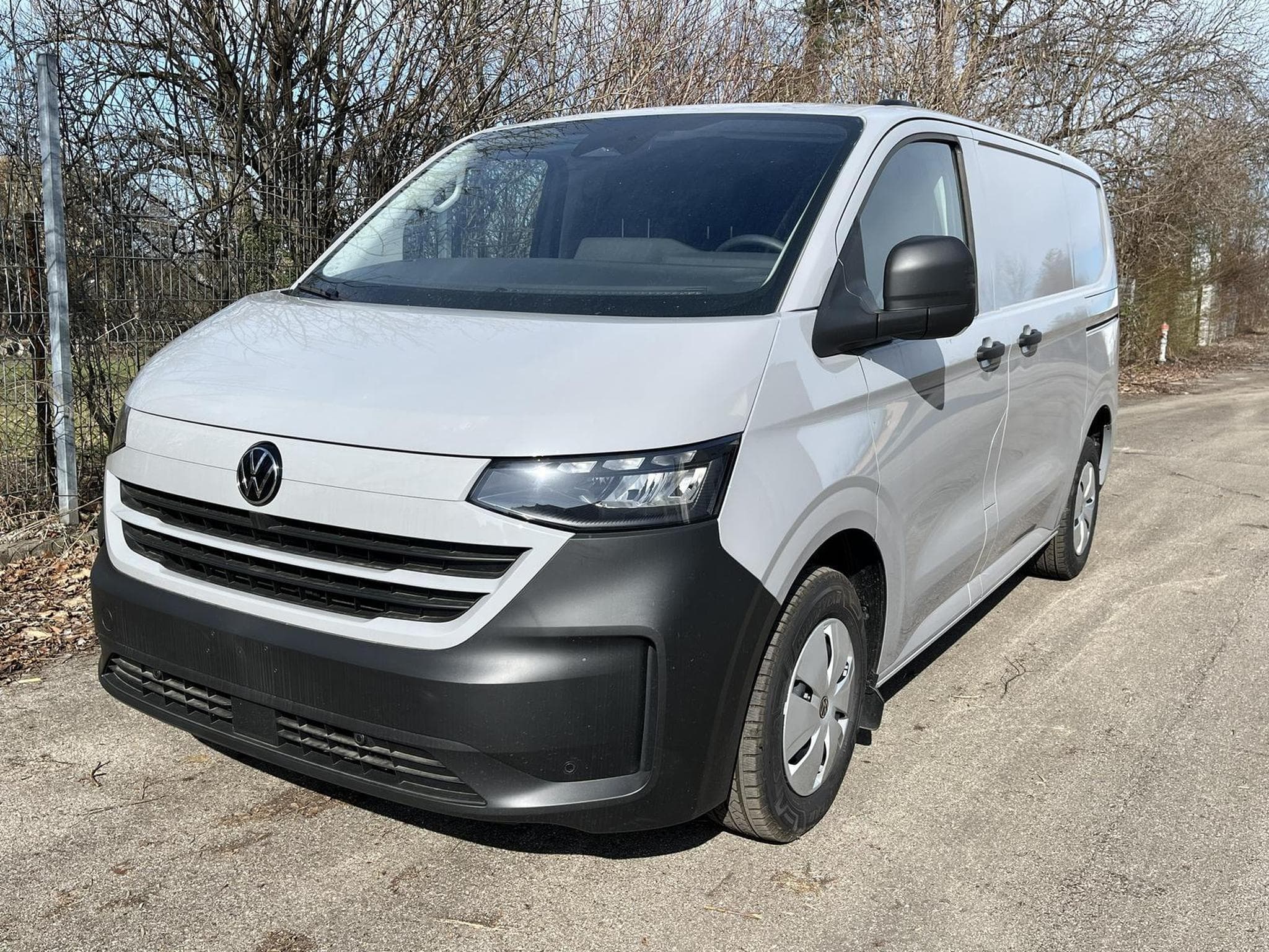 VW T7 BEV 100 kW RWD KR (2026) - Photo 1