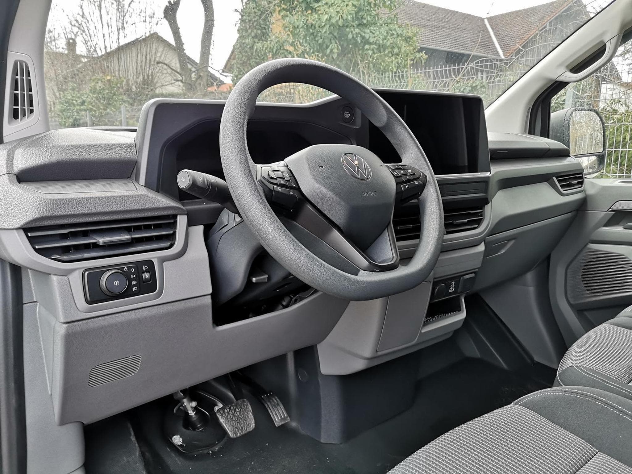VW T7 BEV 100 kW RWD LR (2026) - Photo 5