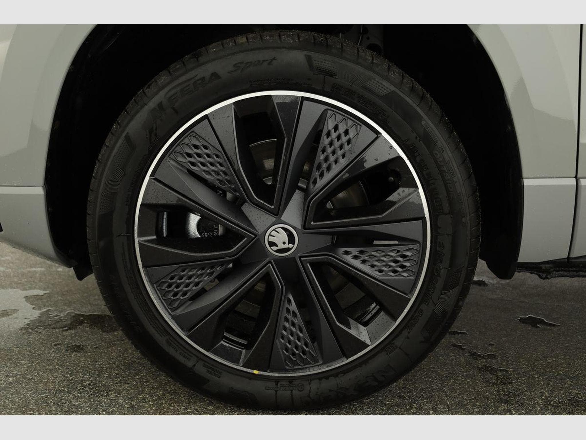 Skoda Karoq Sportline (2026) - Photo 16
