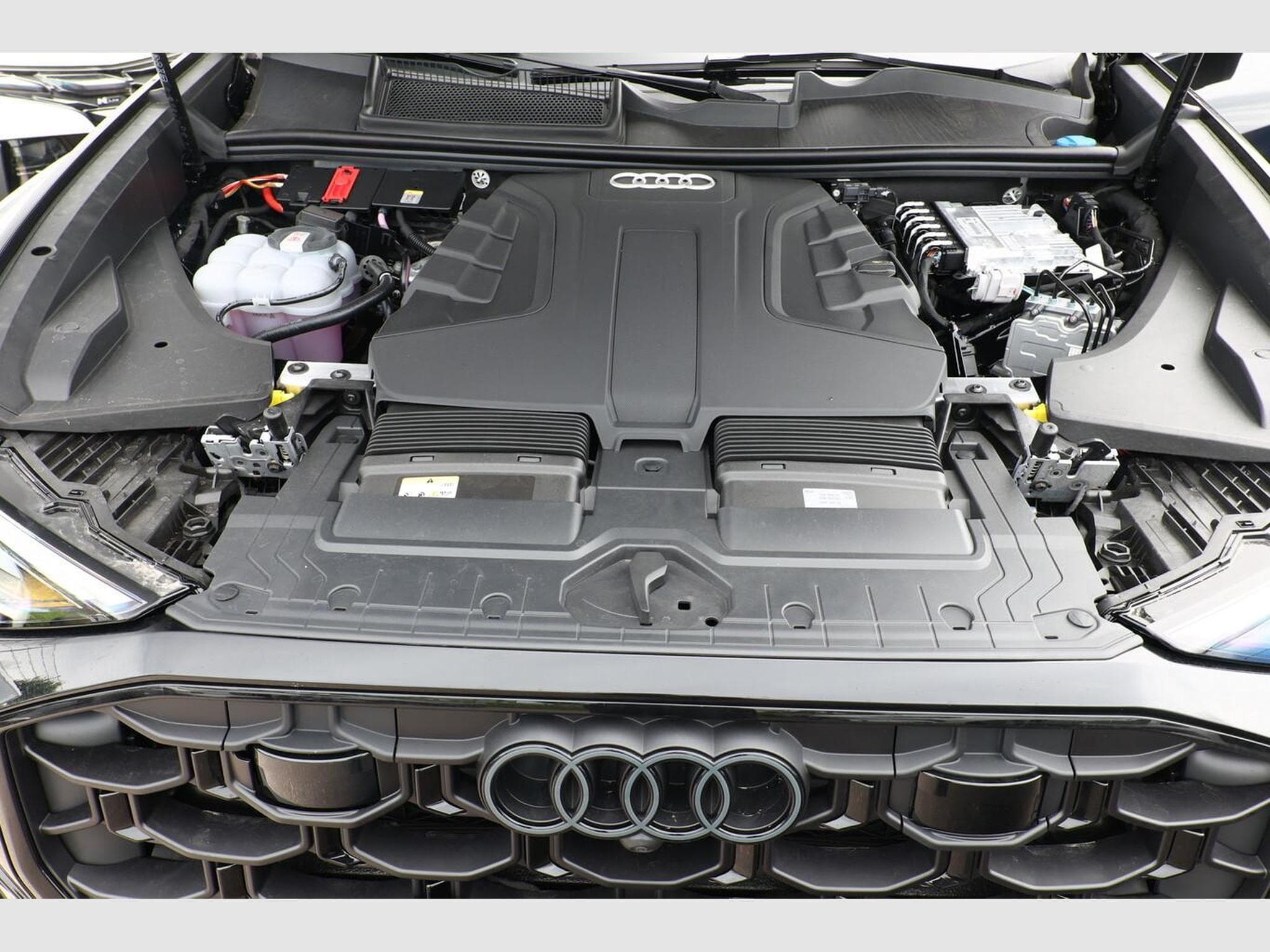 Audi Q8 S line (2026) - Photo 12