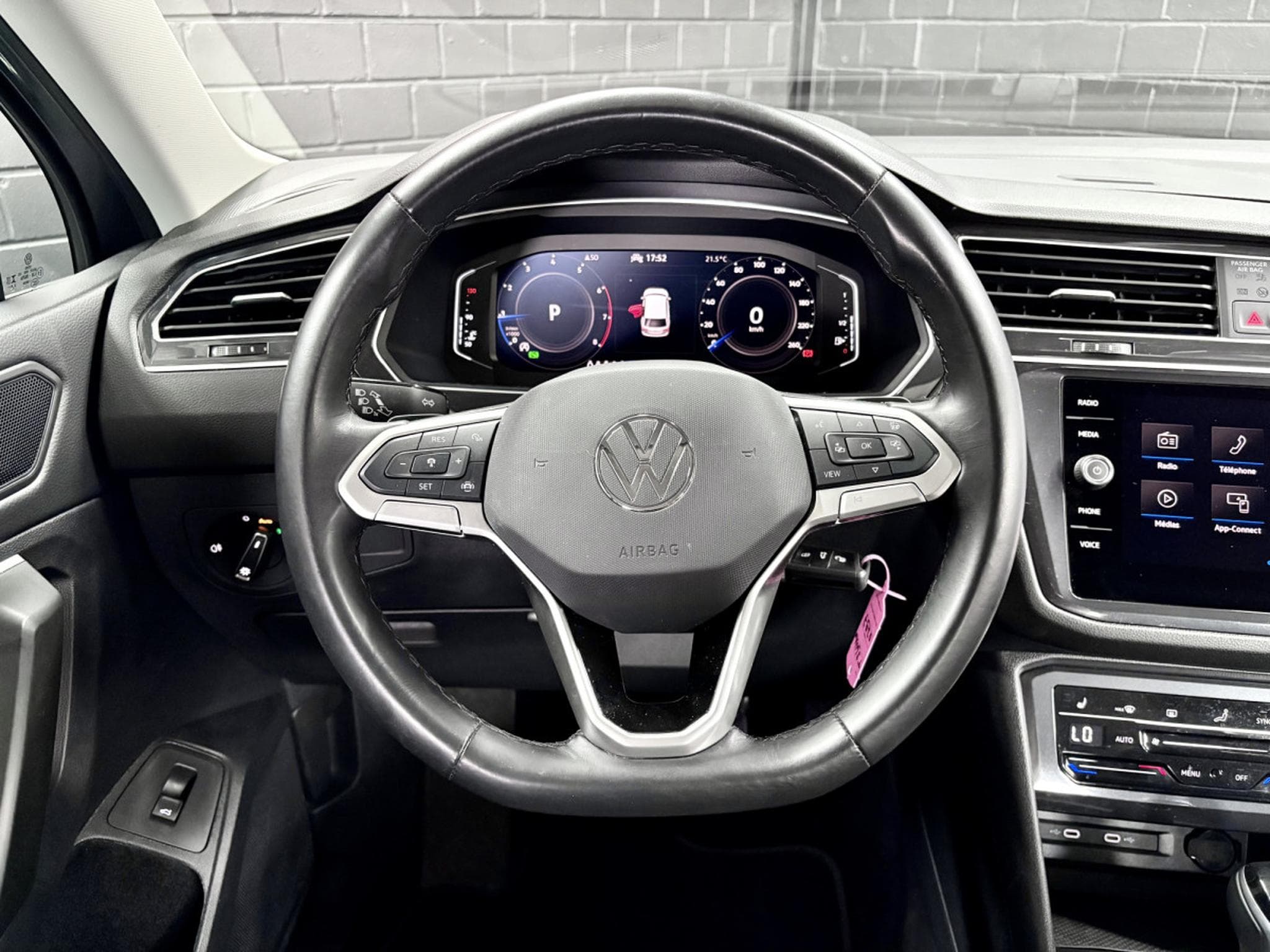 VW Tiguan Life 1.5 TSI 150 CV DSG7 *7 PLACES *ATTELAGE* *HAYON* (2025) - Photo 11