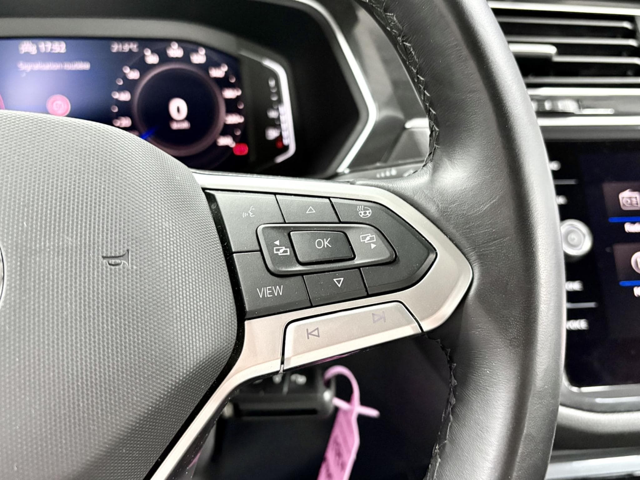 VW Tiguan Life 1.5 TSI 150 CV DSG7 *7 PLACES *ATTELAGE* *HAYON* (2025) - Photo 13