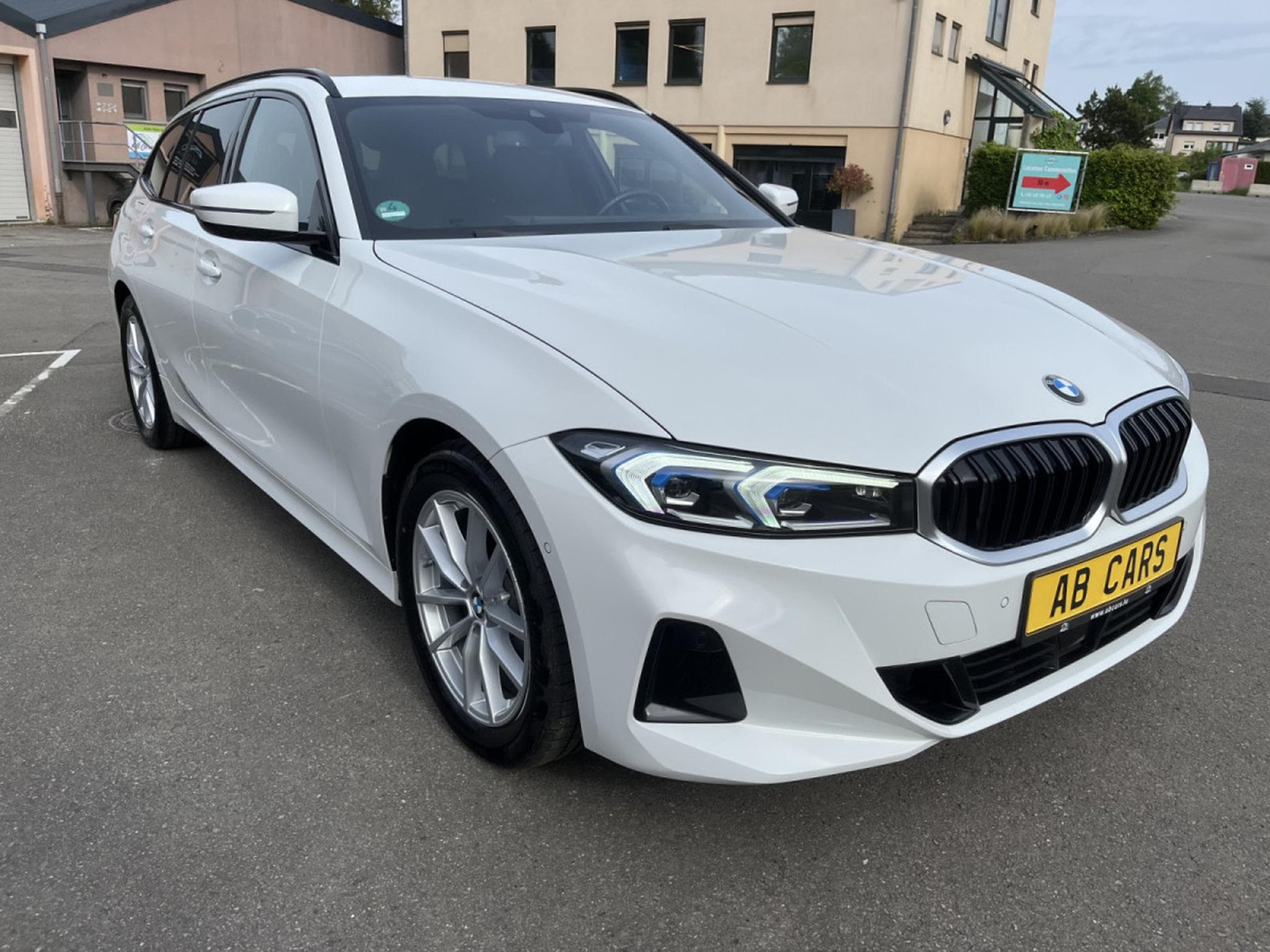 BMW 318 318d A G21 Touring - ACC - Keyless - Head up Display (2023) - Photo 3