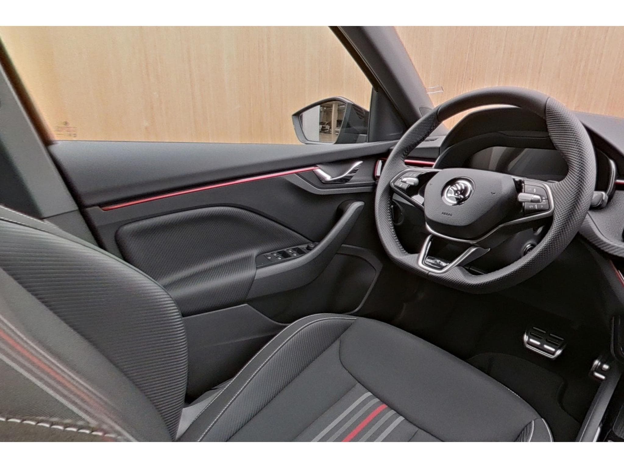 Skoda Scala Monte Carlo 1.5 TSI DSG 110 kW-150 CV DSG7 (2026) - Photo 13
