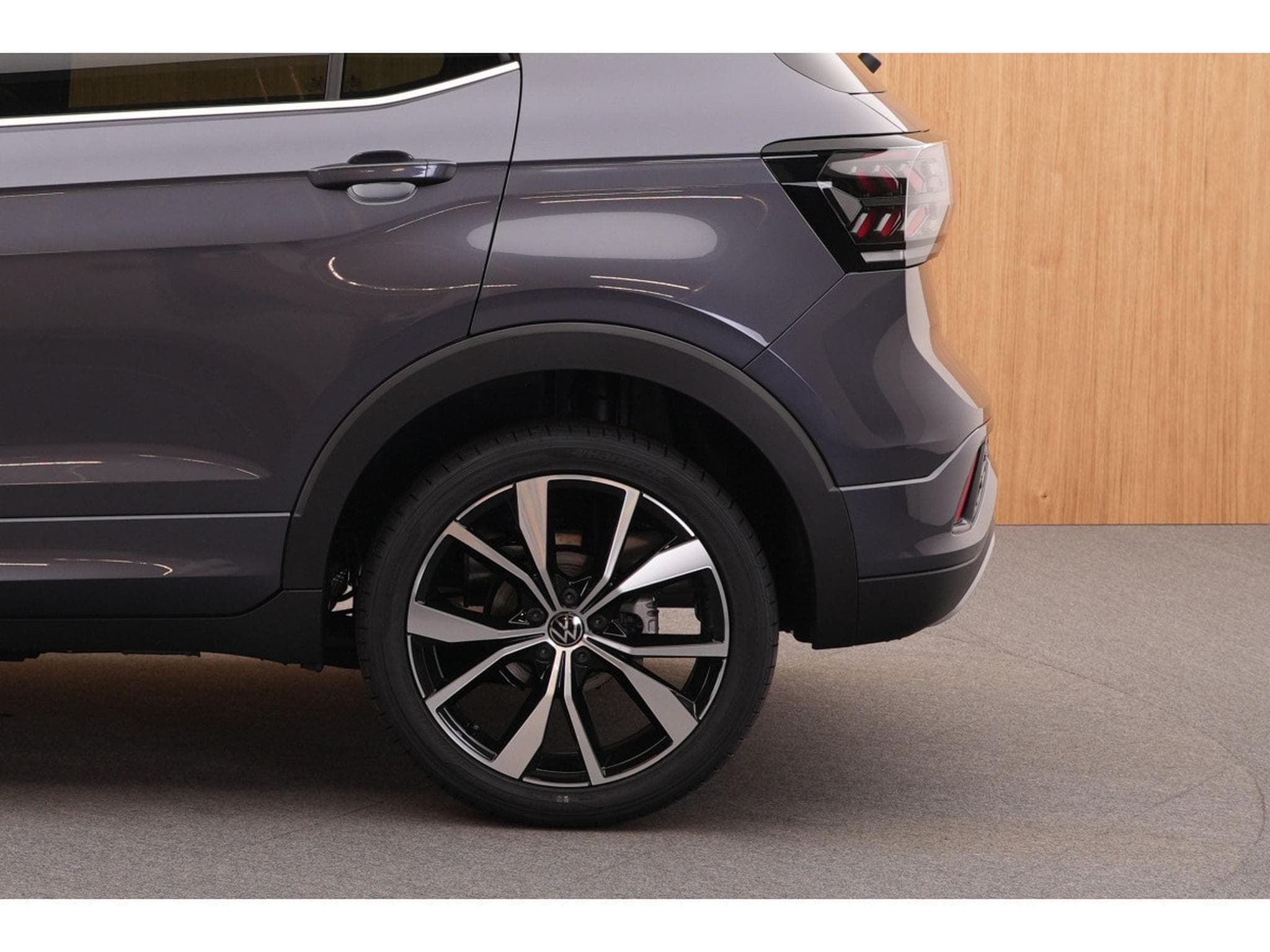 VW T-Cross R-Line 1.5 TSI 110KW-150CV DSG7 - Jantes 18 - Camera - (2026) - Photo 13