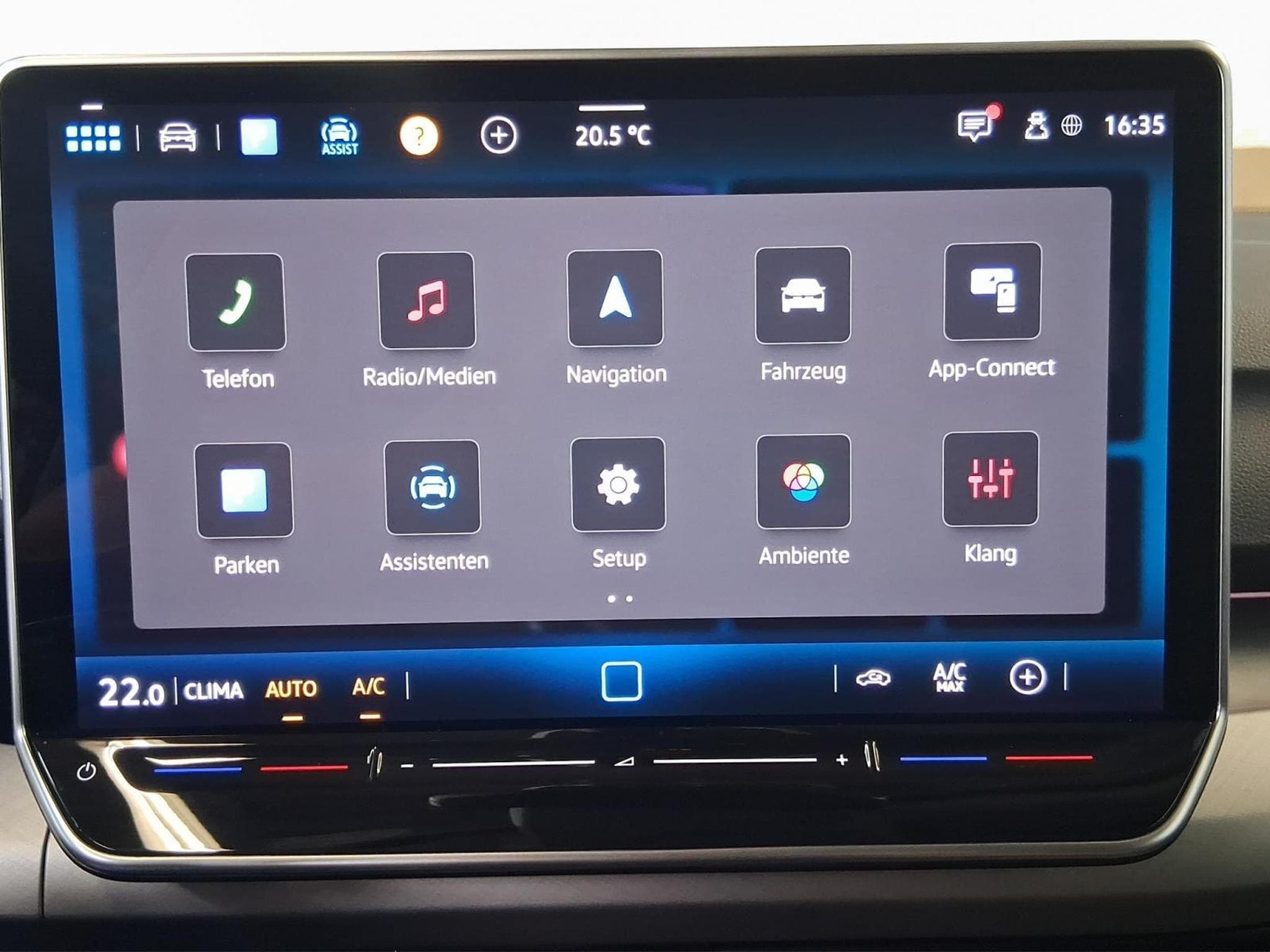 VW Golf Life+DSG+Navi+LED (2025) - Photo 16