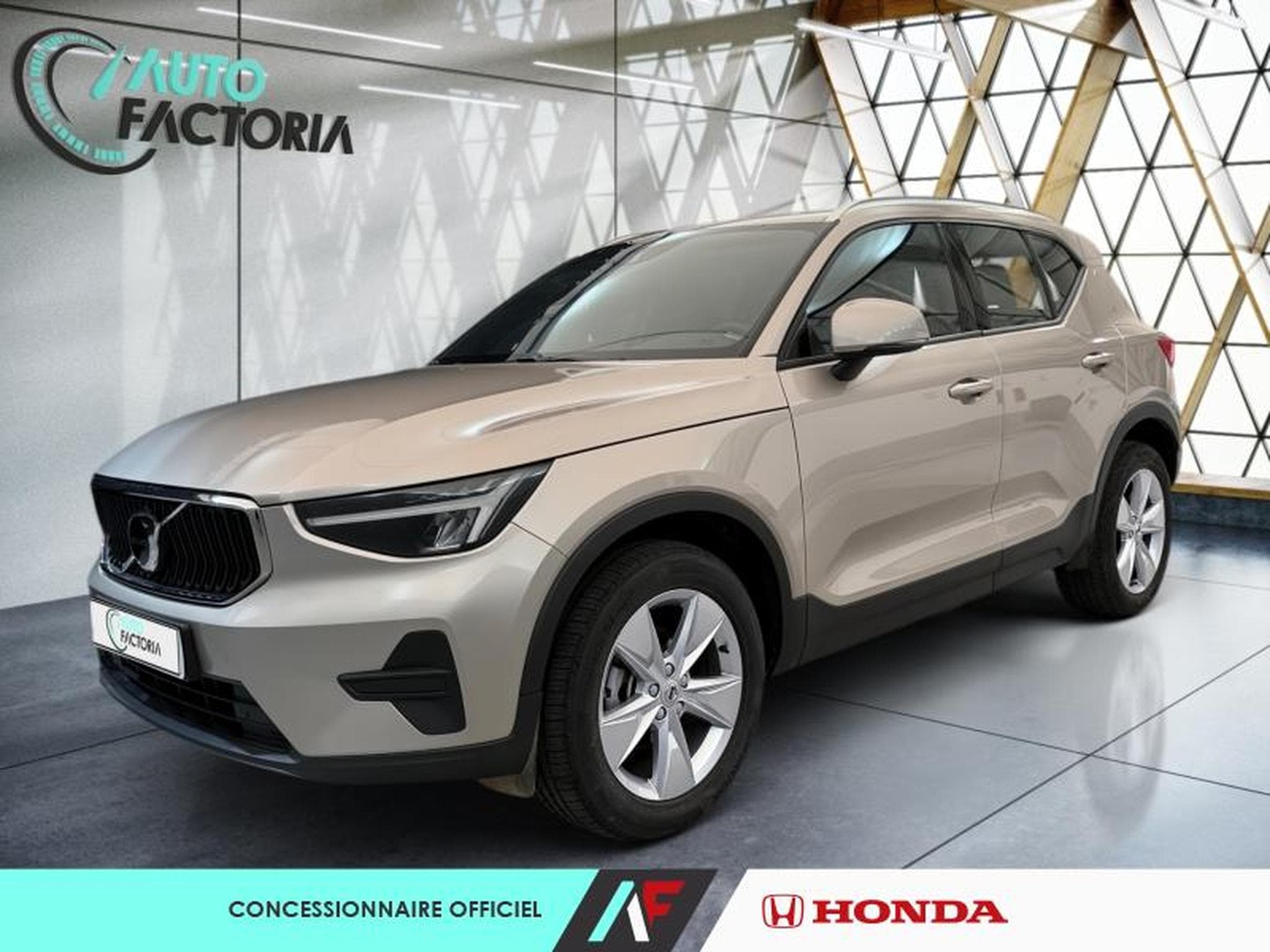 Volvo XC40 -21% T2 129ch Essential Geartronic 8 (2024) - Photo 1
