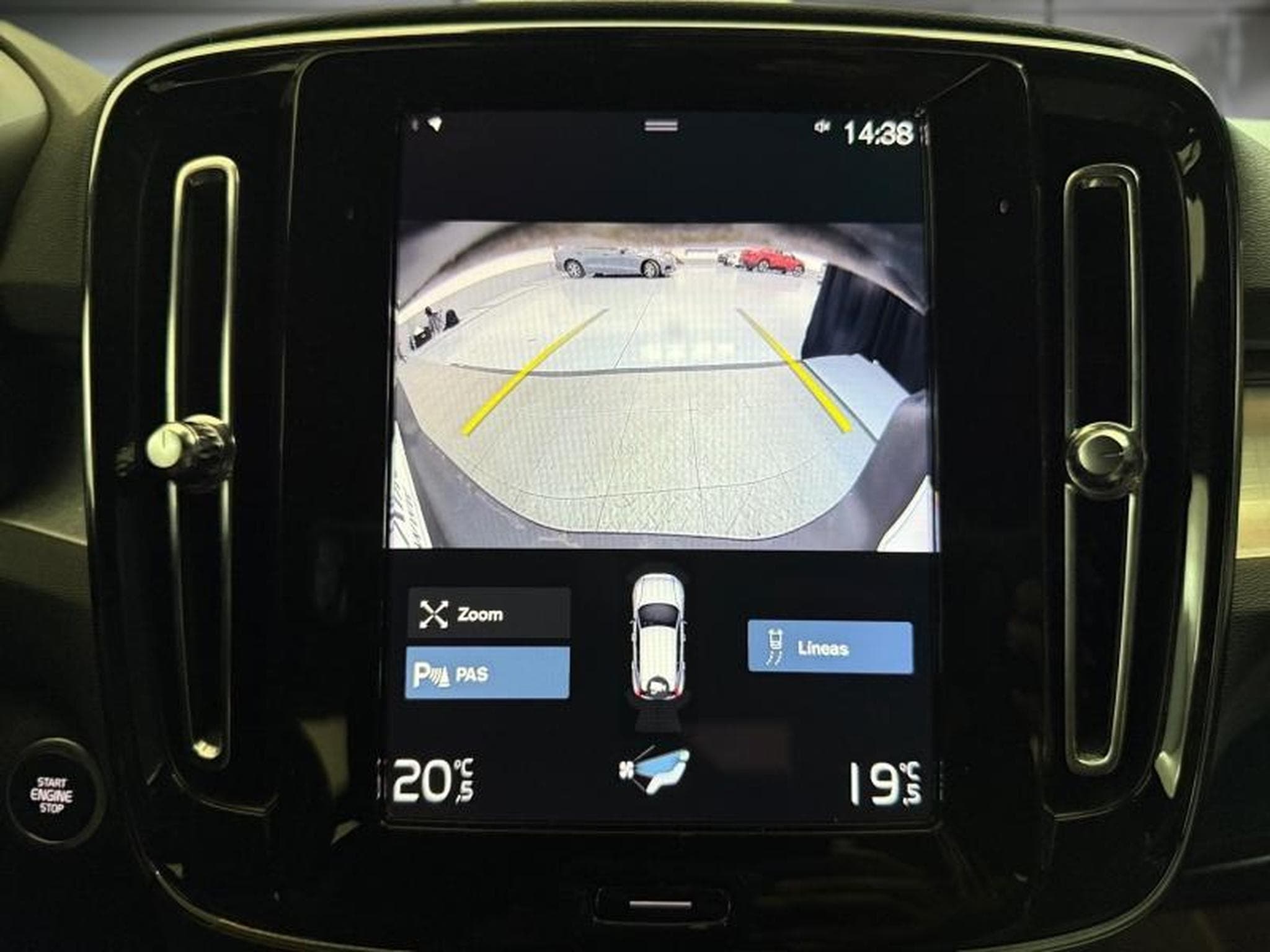 Volvo XC40 -21% T2 129ch Essential Geartronic 8 (2024) - Photo 22