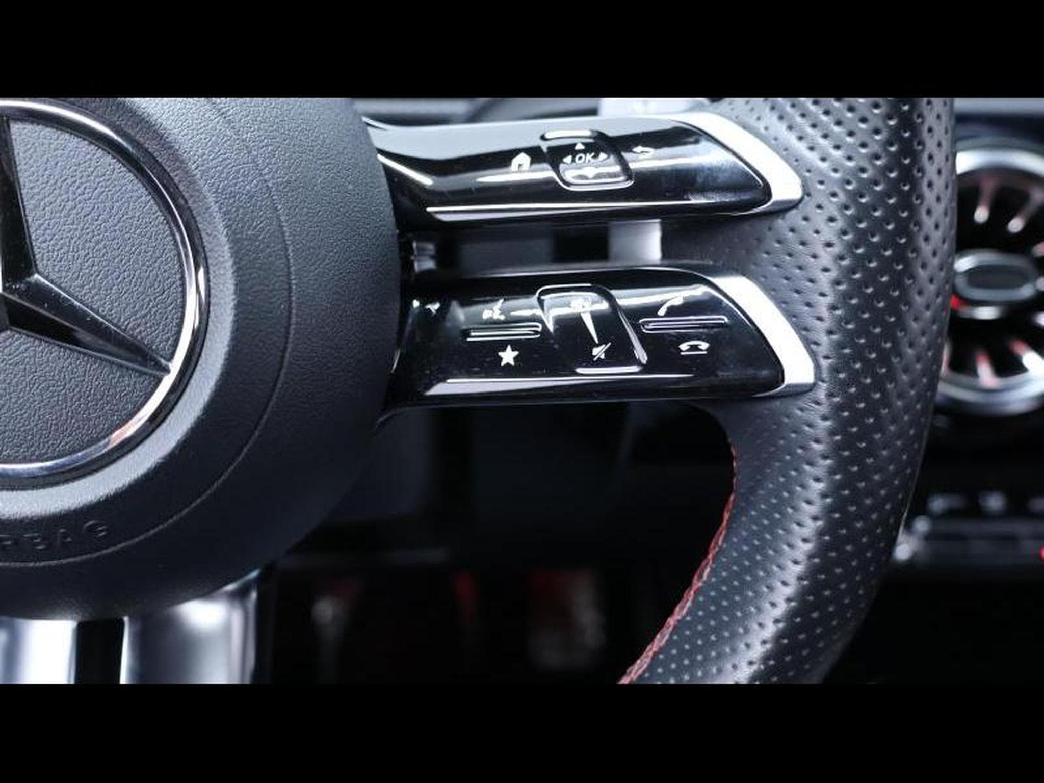 Mercedes A 180 d AMG Line 8g-DCT (2024) - Photo 18