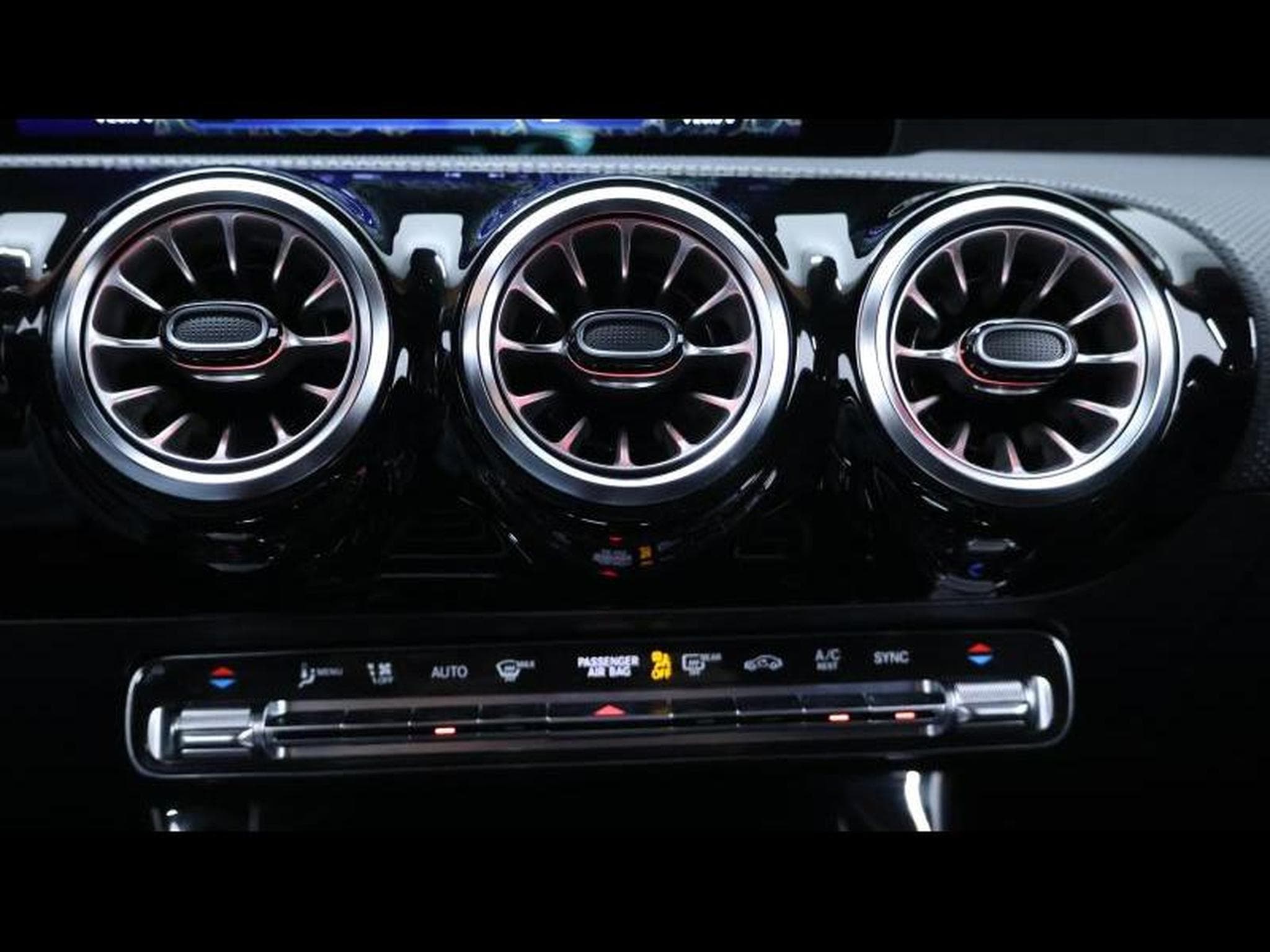 Mercedes A 180 d AMG Line 8g-DCT (2024) - Photo 20