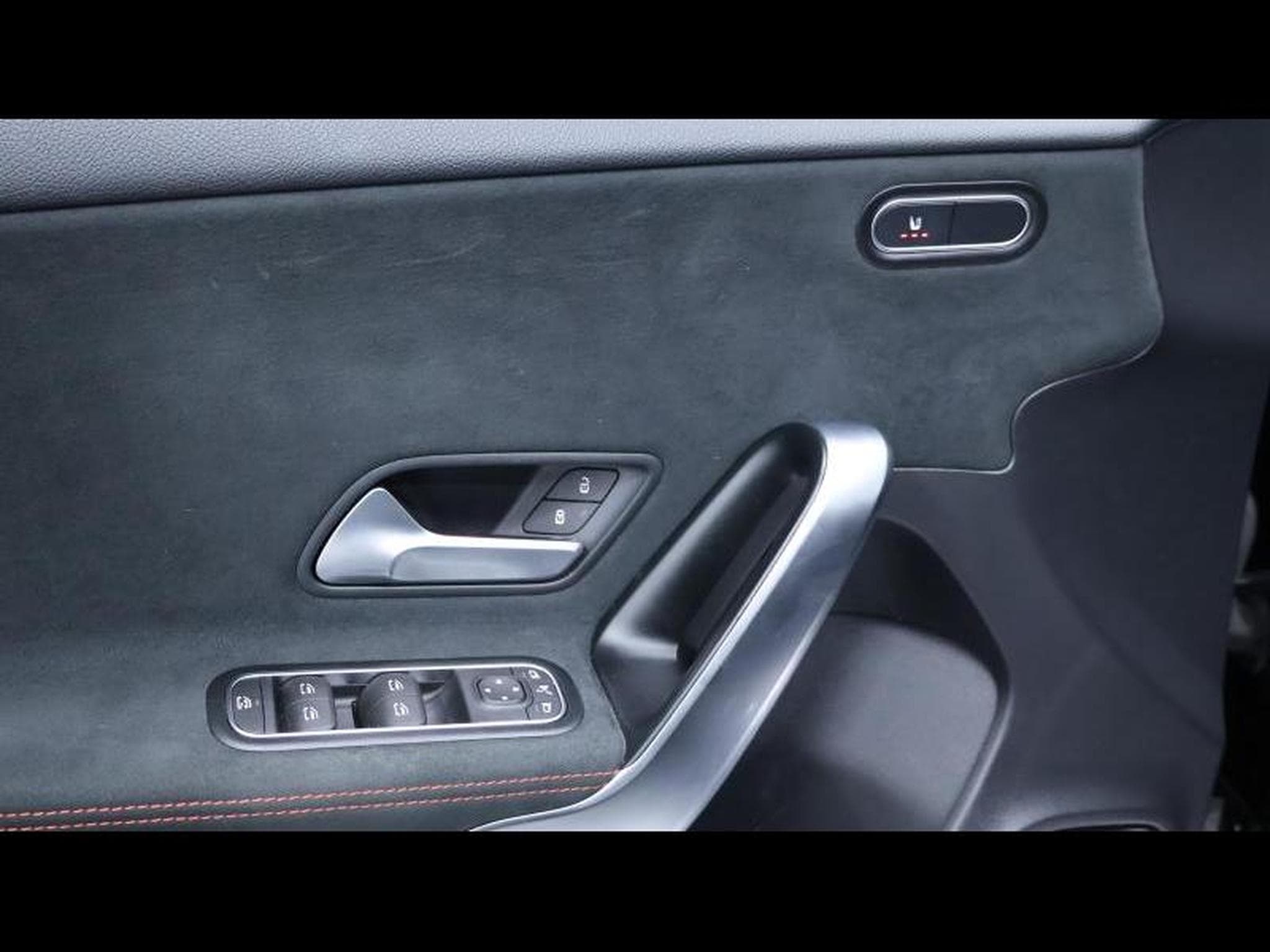 Mercedes A 180 d AMG Line 8g-DCT (2024) - Photo 25