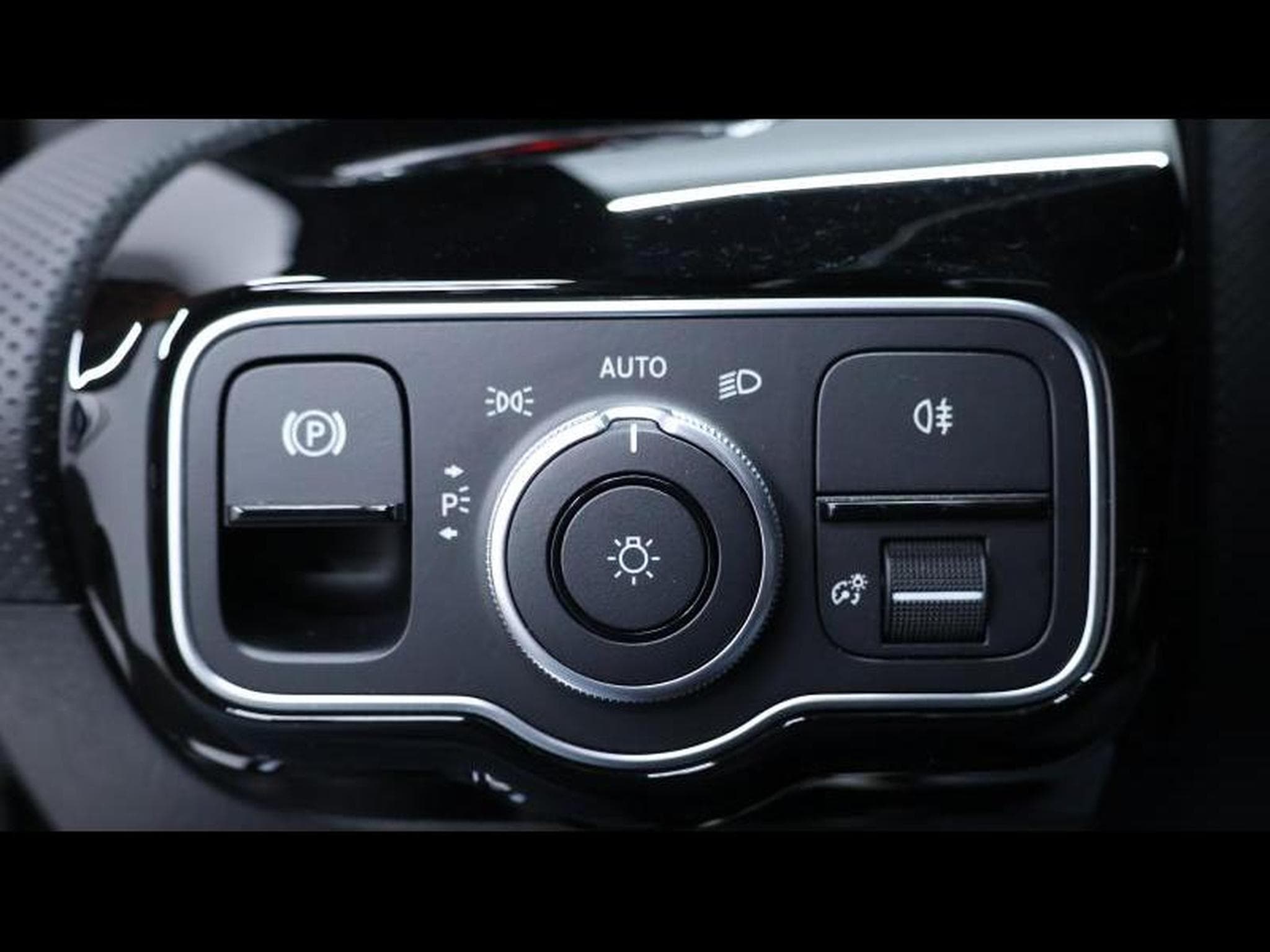 Mercedes A 180 d AMG Line 8g-DCT (2024) - Photo 29