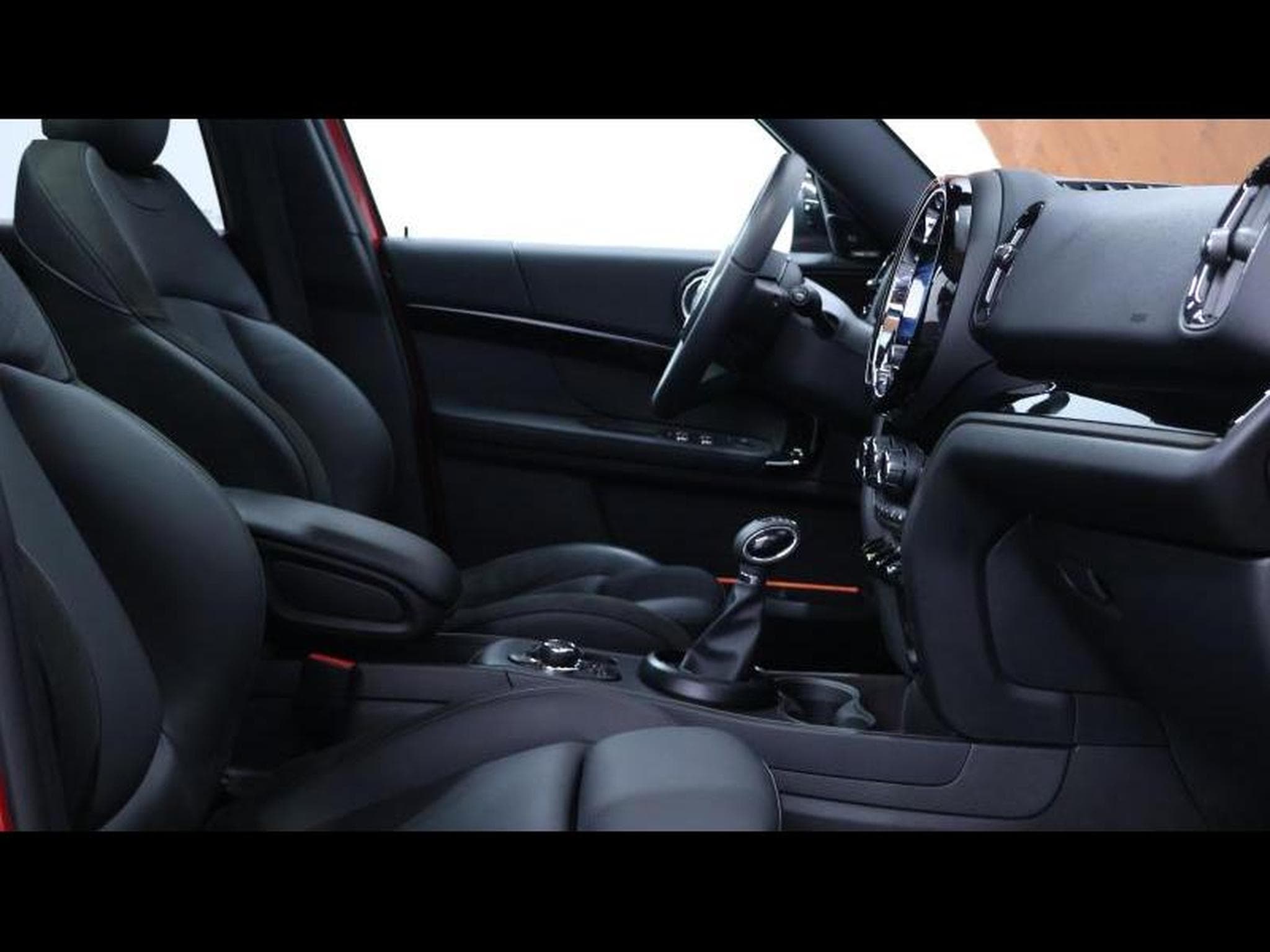 MINI Countryman 1.5 Cooper SE Steptronic (2023) - Photo 11