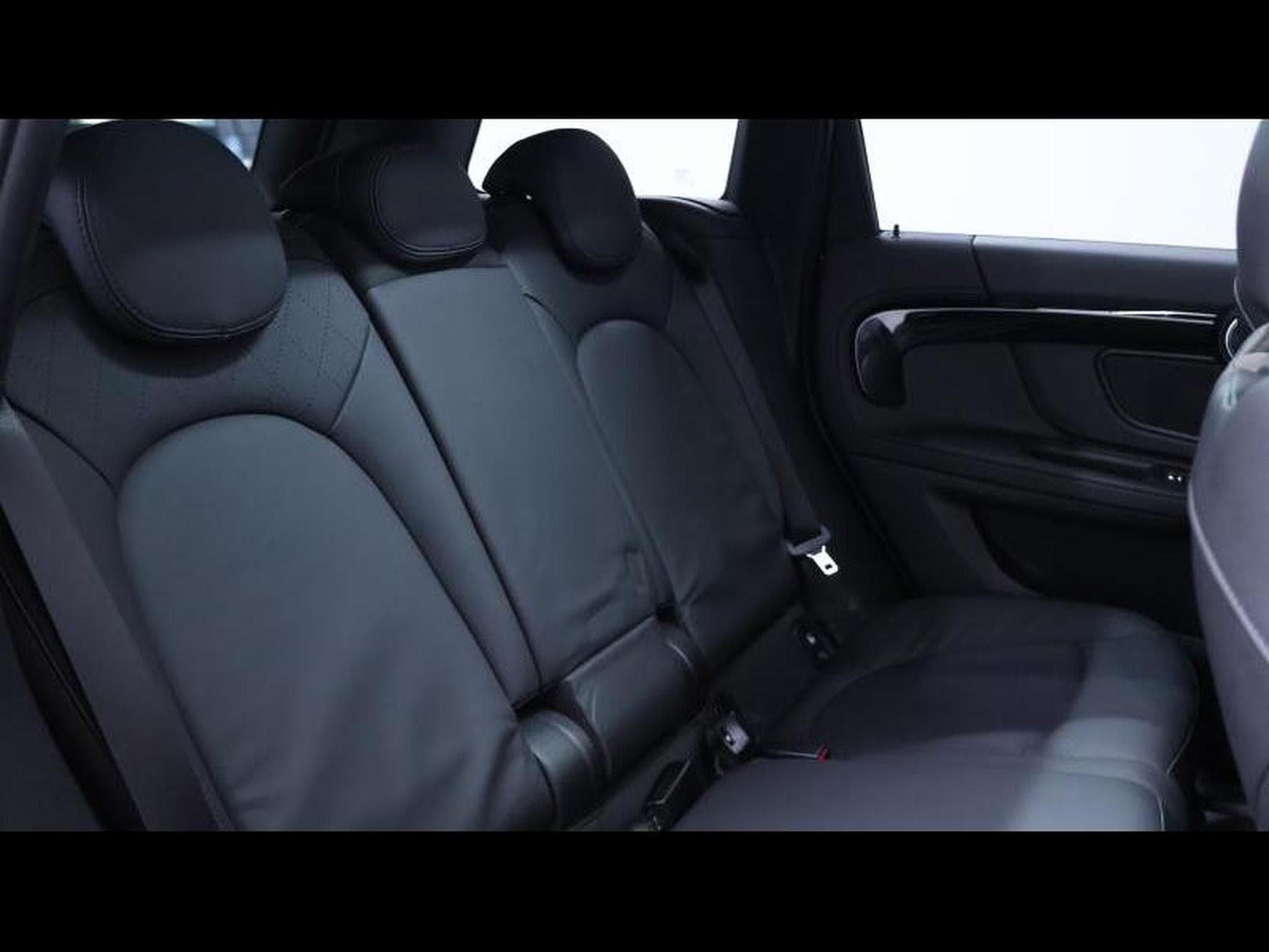 MINI Countryman 1.5 Cooper SE Steptronic (2023) - Photo 14