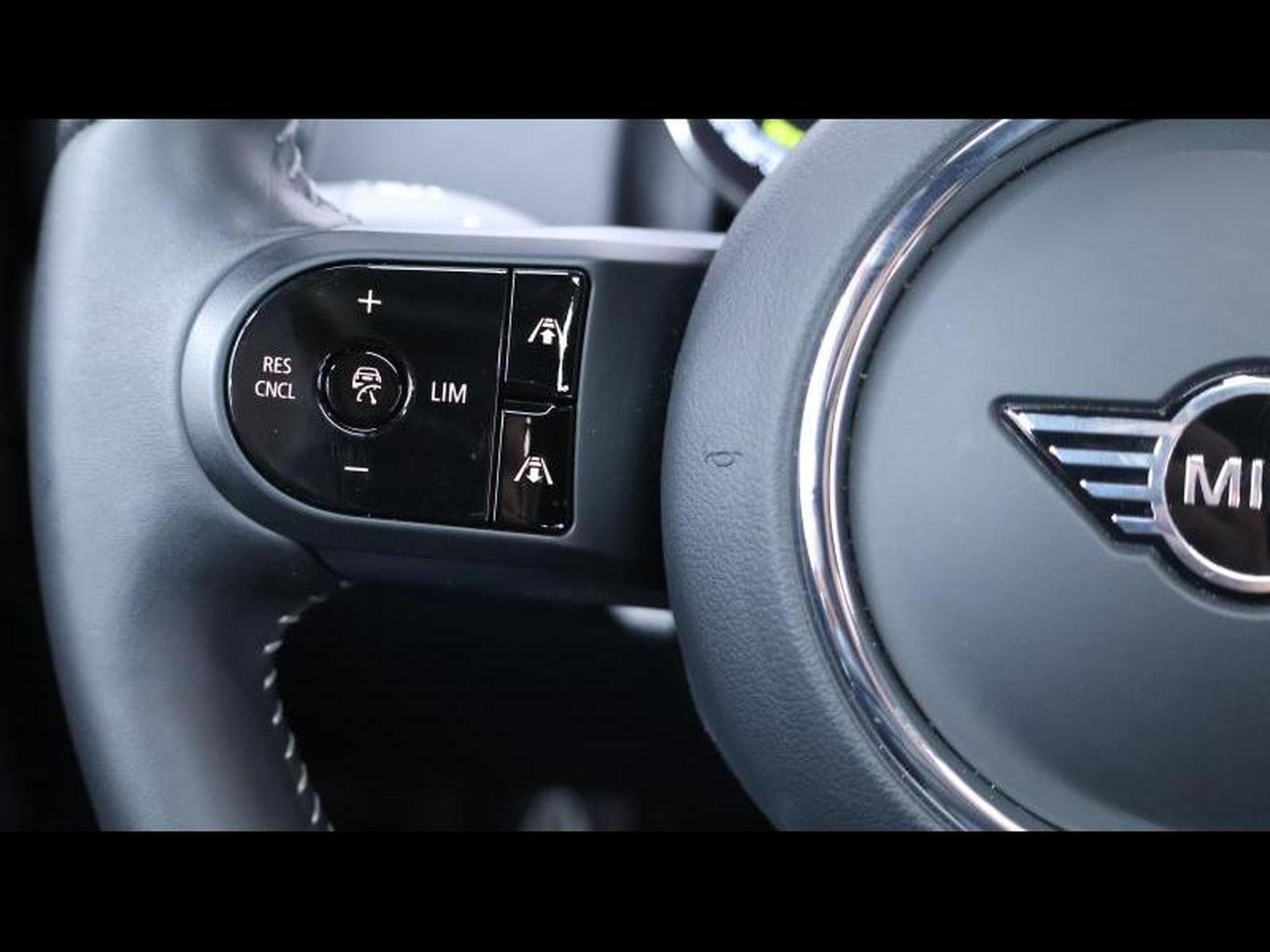 MINI Countryman 1.5 Cooper SE Steptronic (2023) - Photo 17