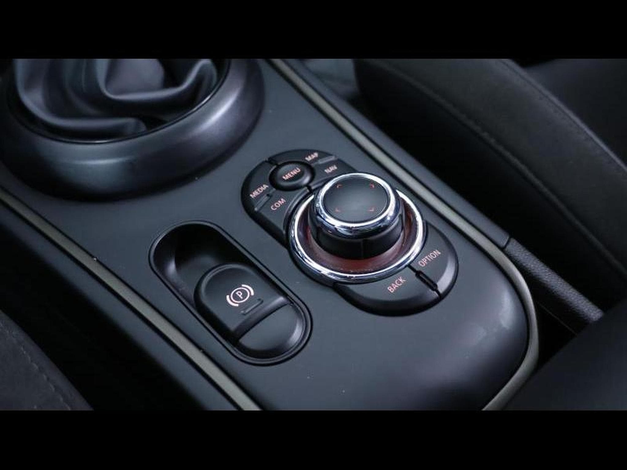 MINI Countryman 1.5 Cooper SE Steptronic (2023) - Photo 19